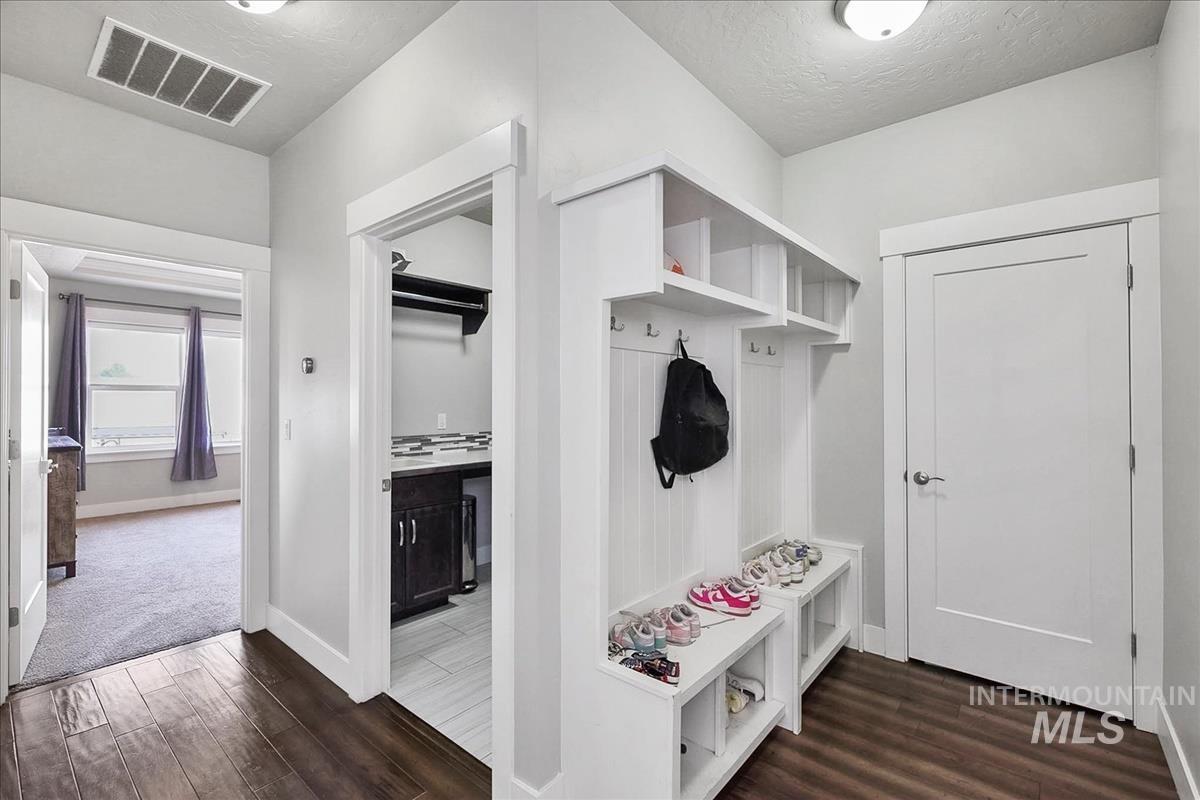 2334 N Van Dyke Property Photo 23