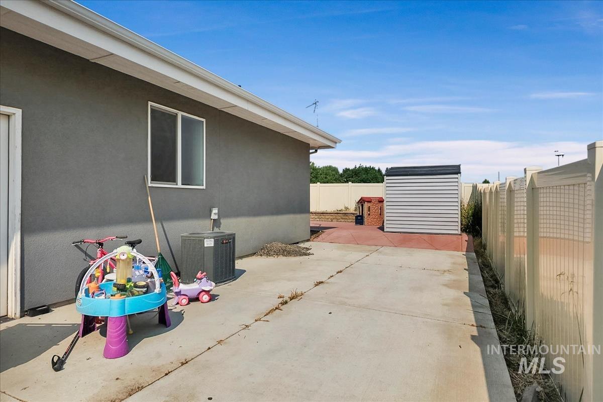 2334 N Van Dyke Property Photo 41