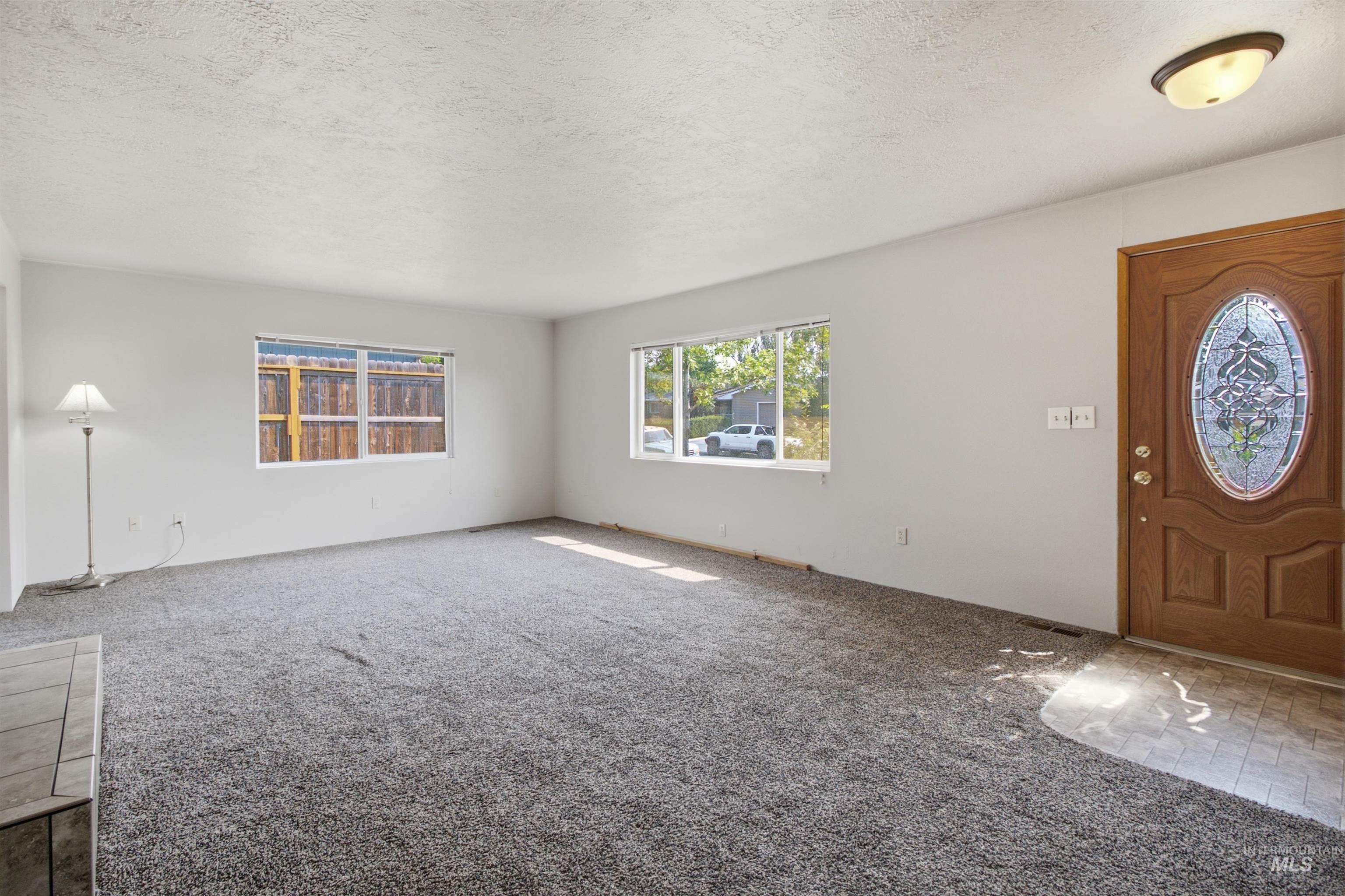 923 N Cleveland St Property Photo 5