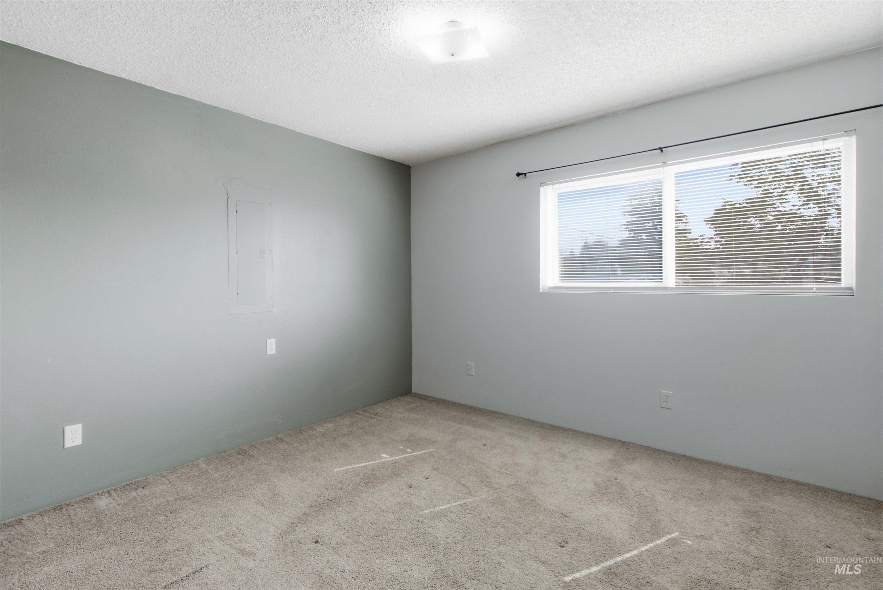 923 N Cleveland St Property Photo 19