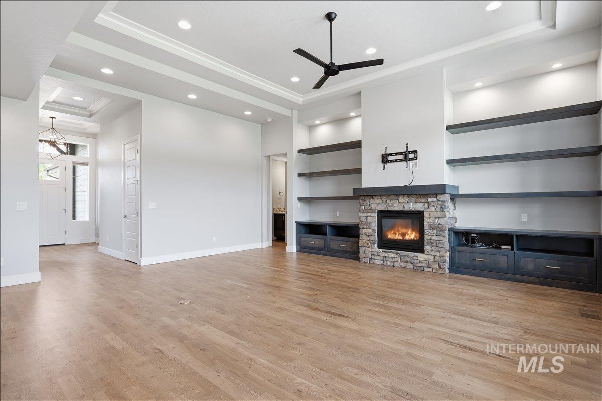 2620 N Rivington Ave Property Photo 6