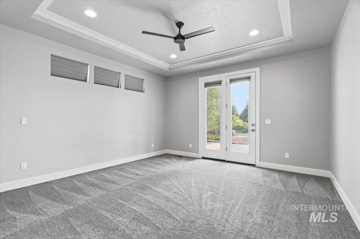 2620 N Rivington Ave Property Photo 15