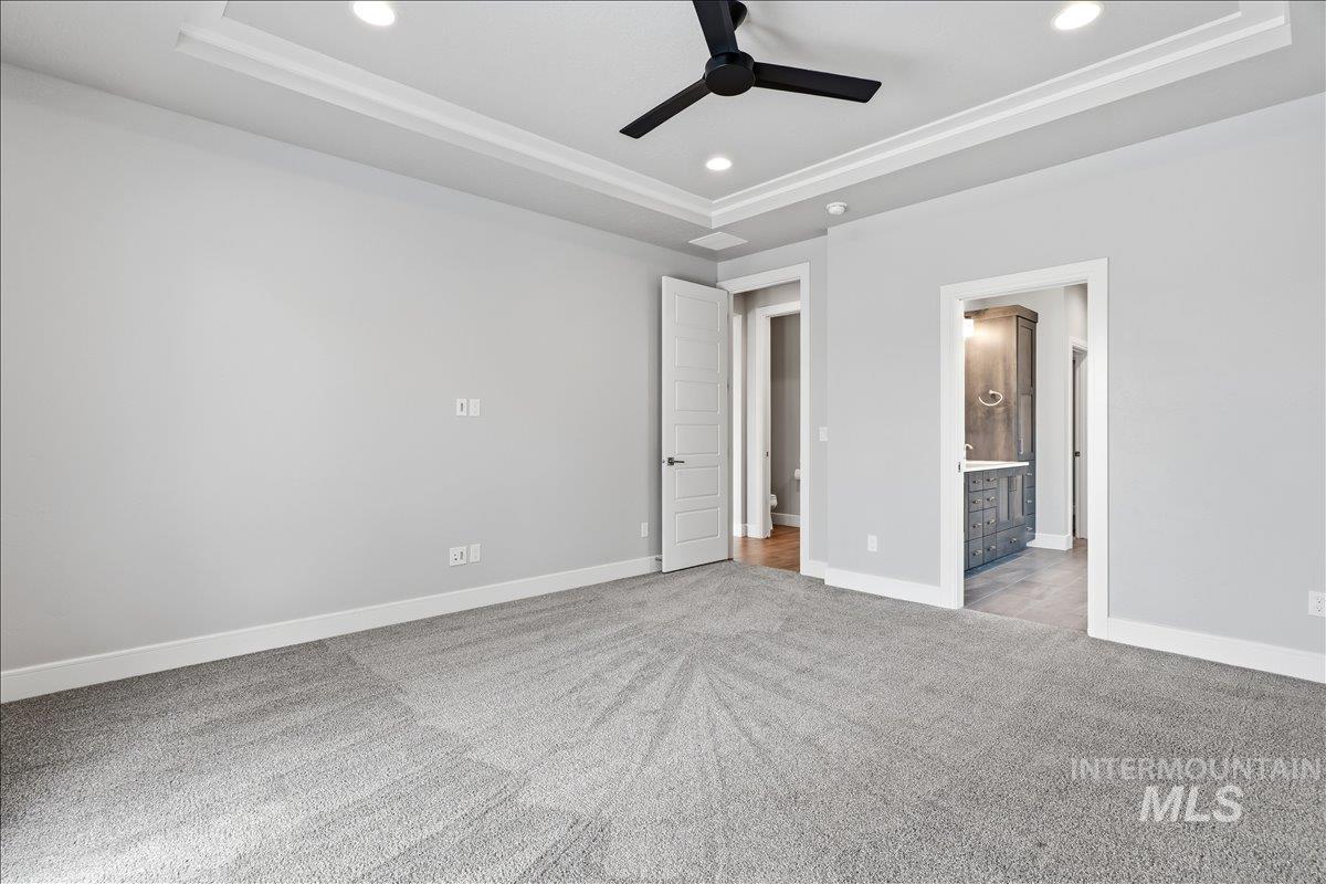 2620 N Rivington Ave Property Photo 16