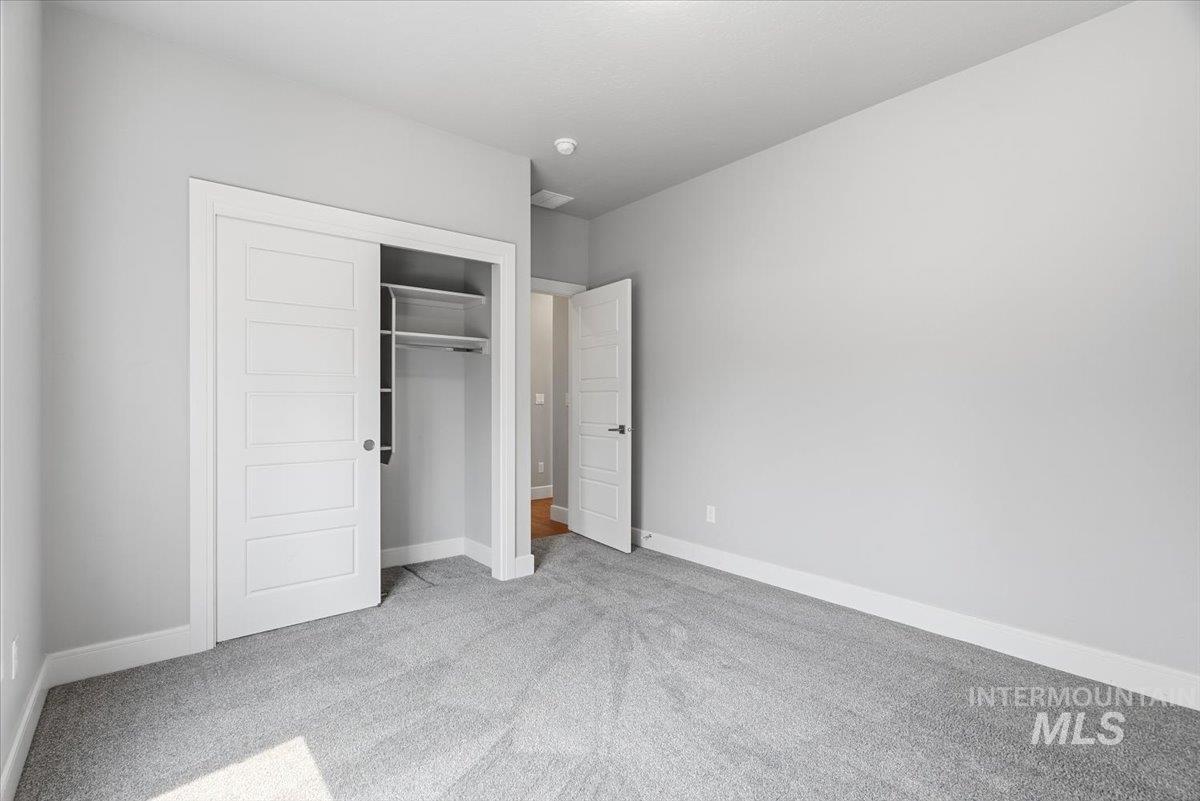 2620 N Rivington Ave Property Photo 26
