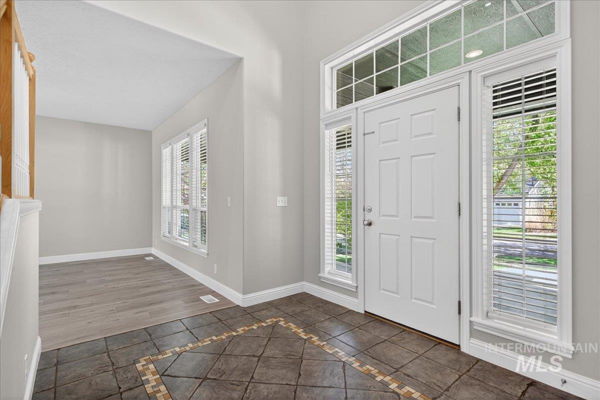 12935 N Schicks Ridge Rd Property Photo 10