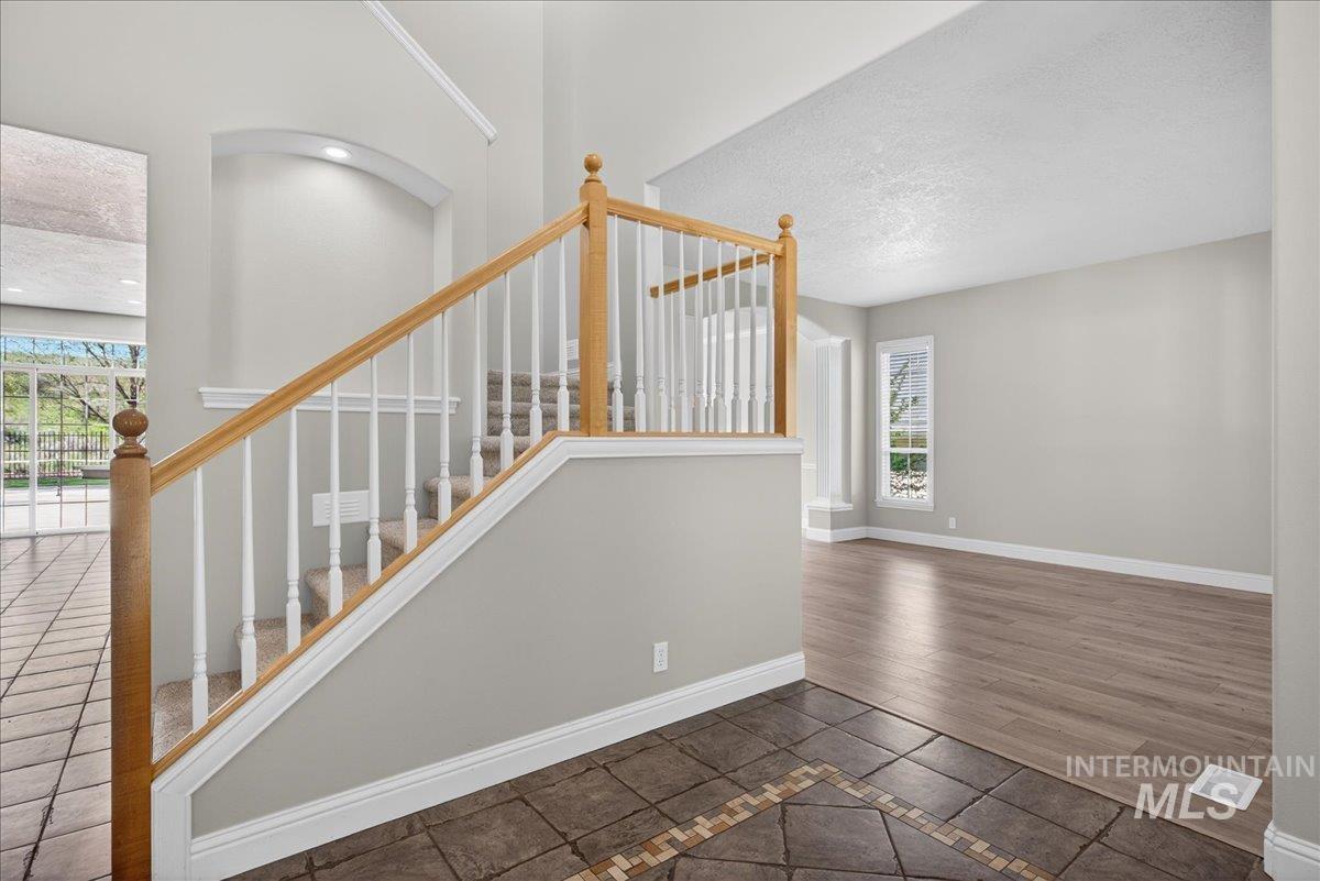 12935 N Schicks Ridge Rd Property Photo 11