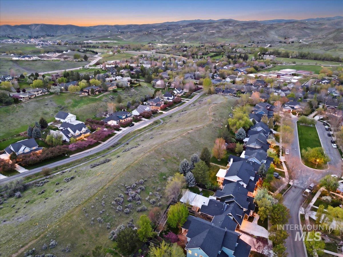 12935 N Schicks Ridge Rd Property Photo 38