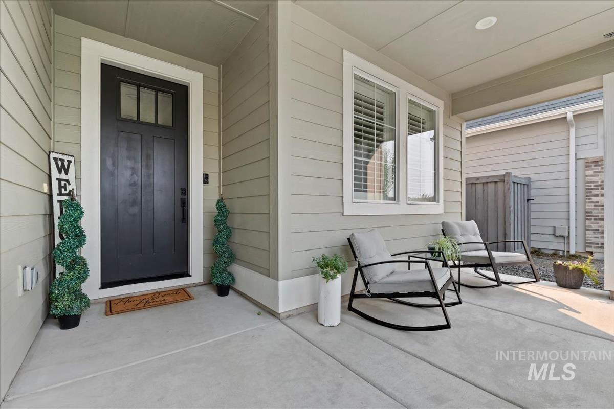 18398 Hush Creek Way Property Photo 4