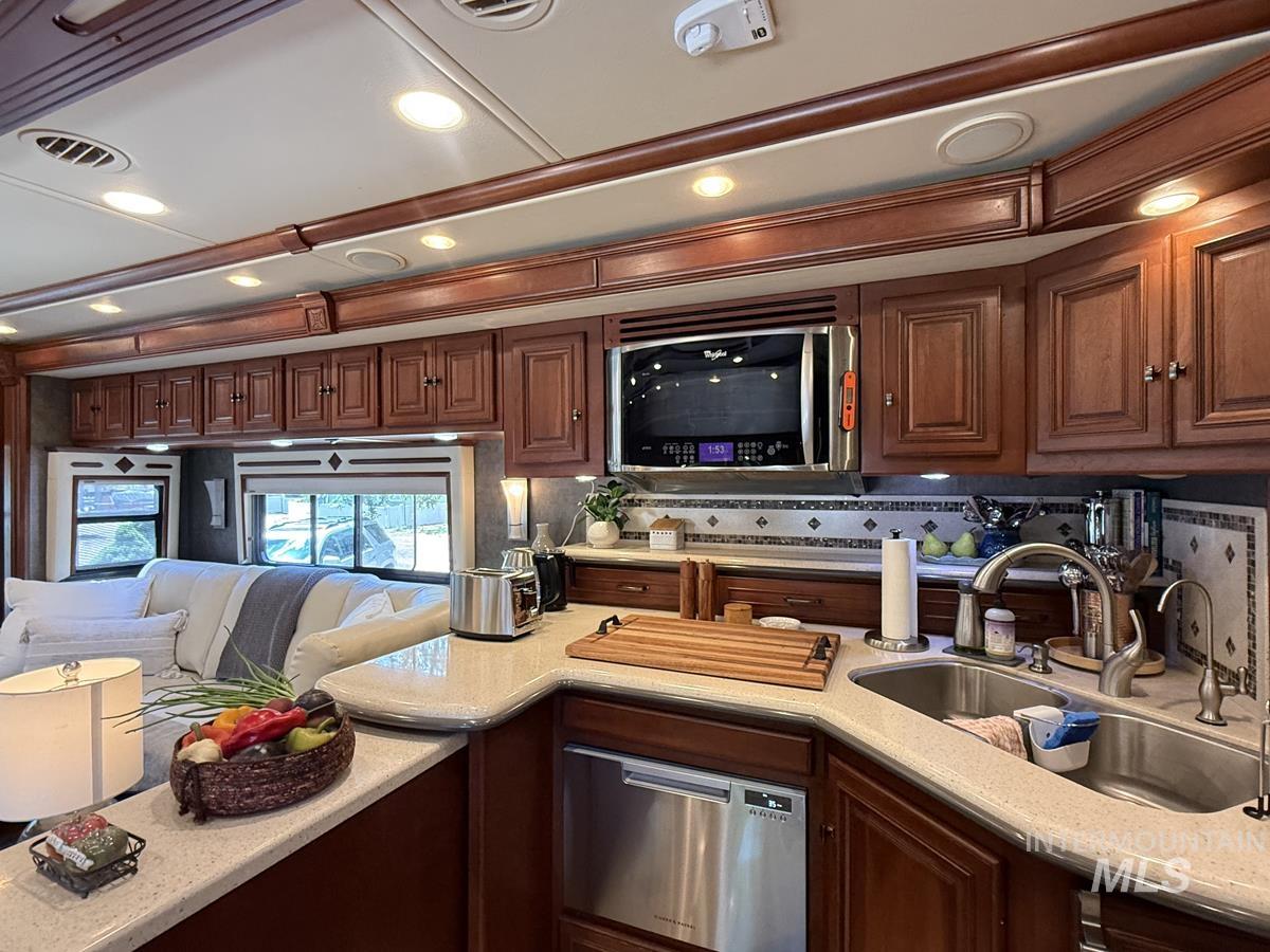 2 Q Street Property Photo 4