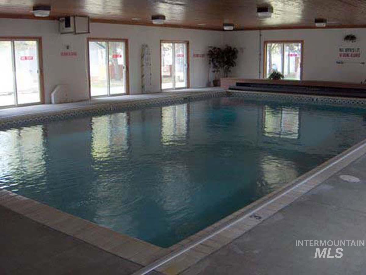 2 Q Street Property Photo 18