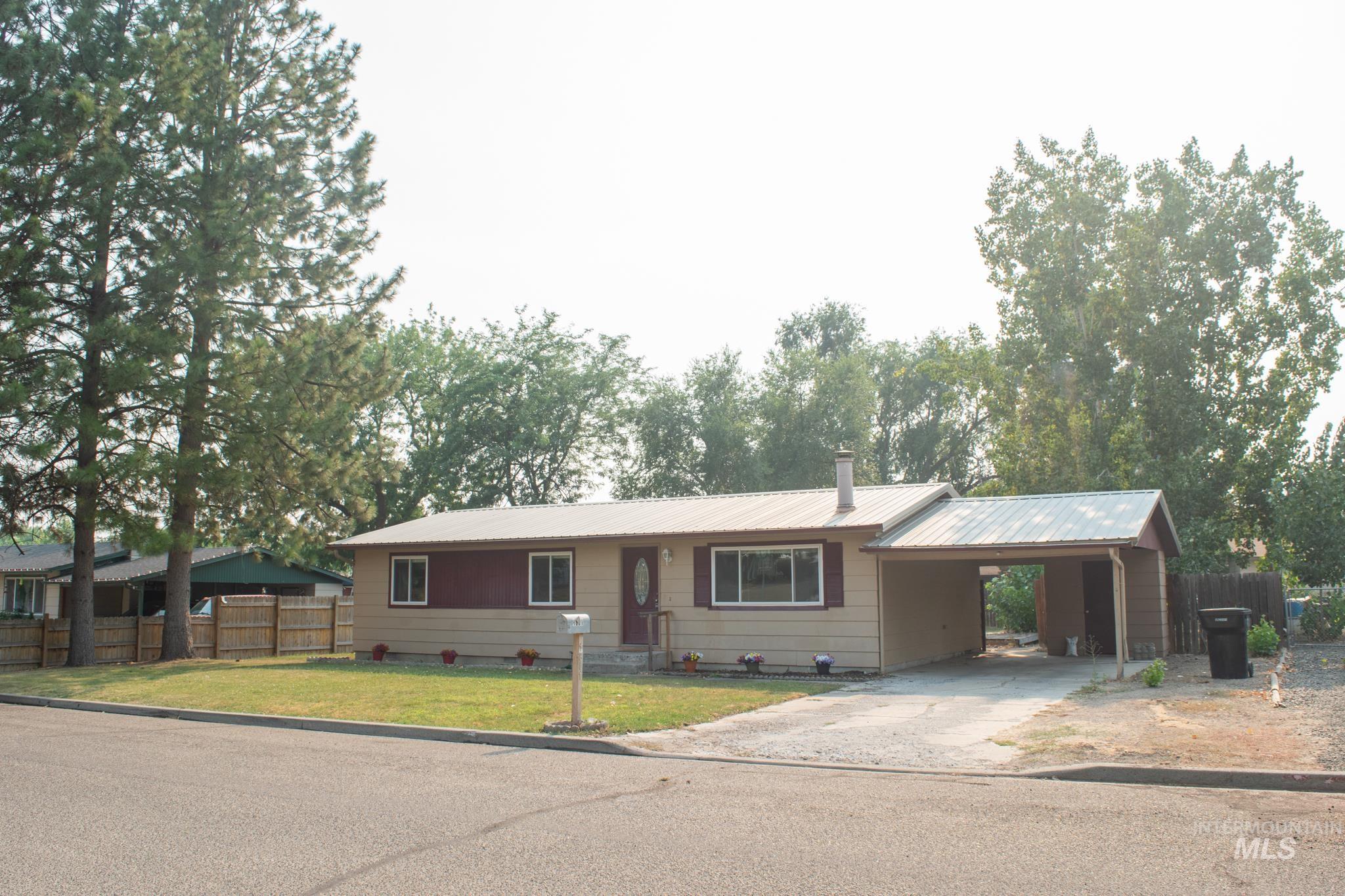 1801 W 6th Property Photo 2