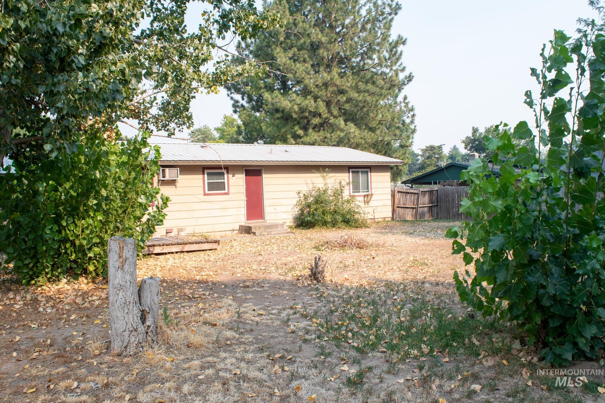 1801 W 6th Property Photo 37