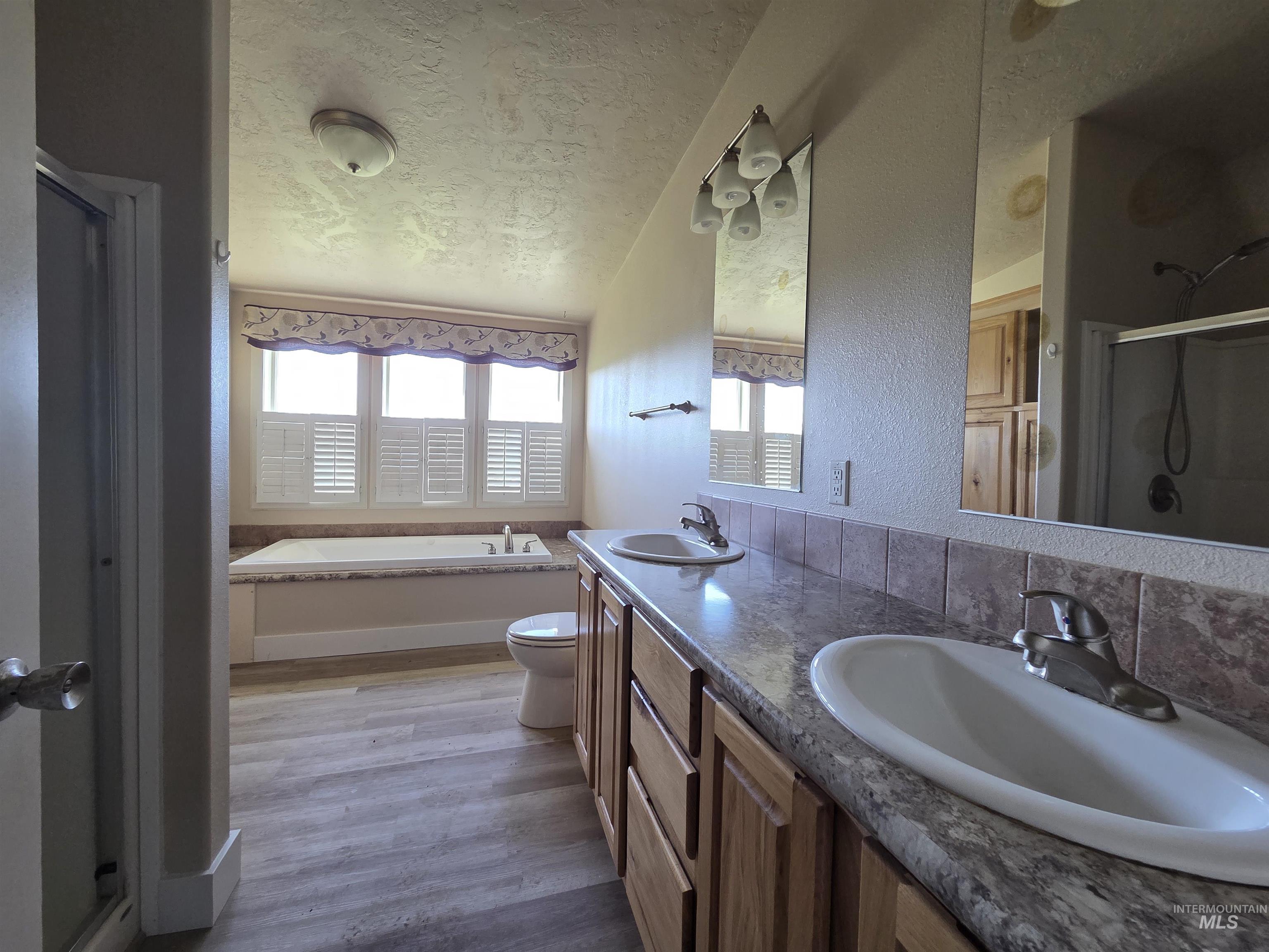 2205 Jackson Creek Rd Property Photo 41