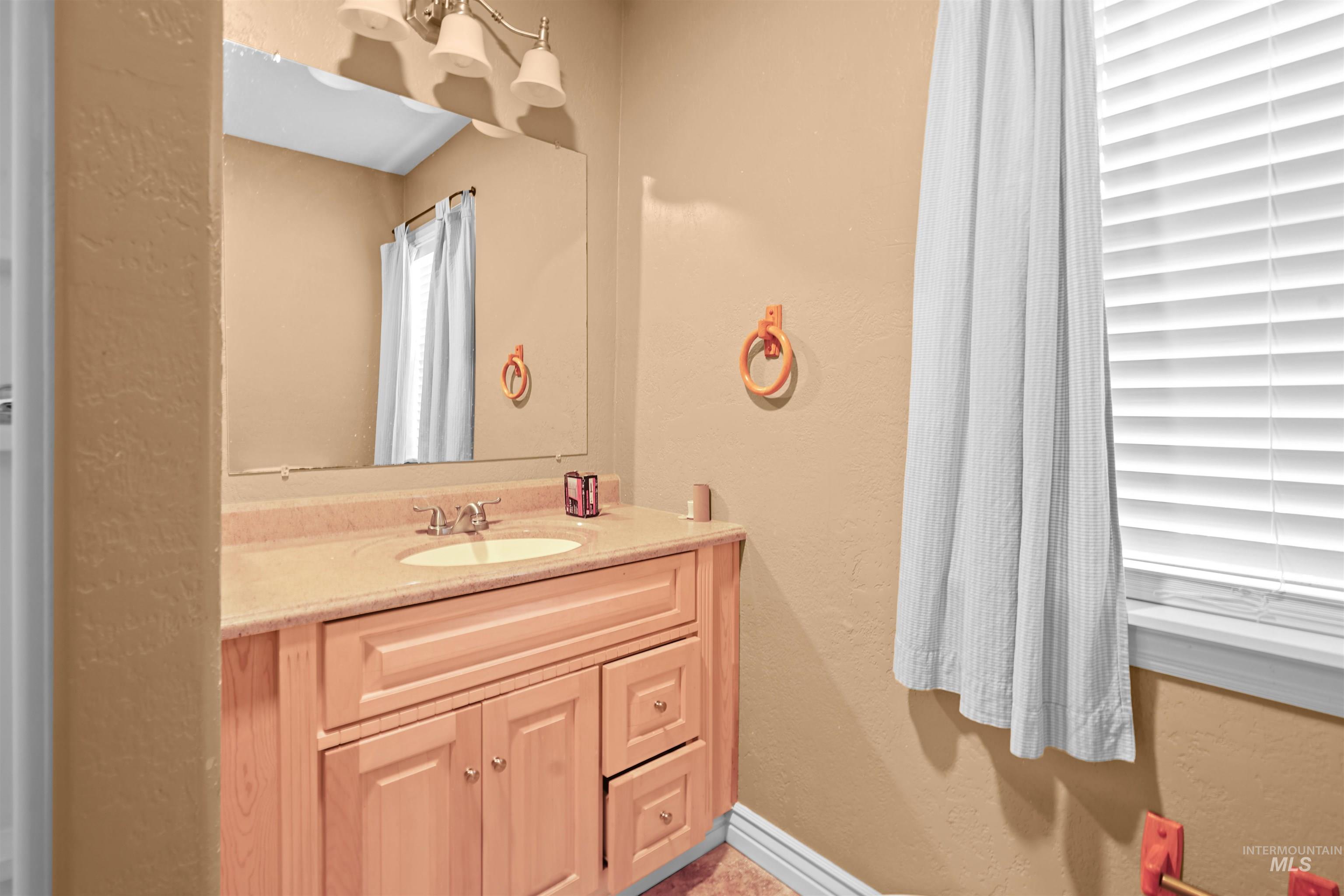 2040 Conant Property Photo 23