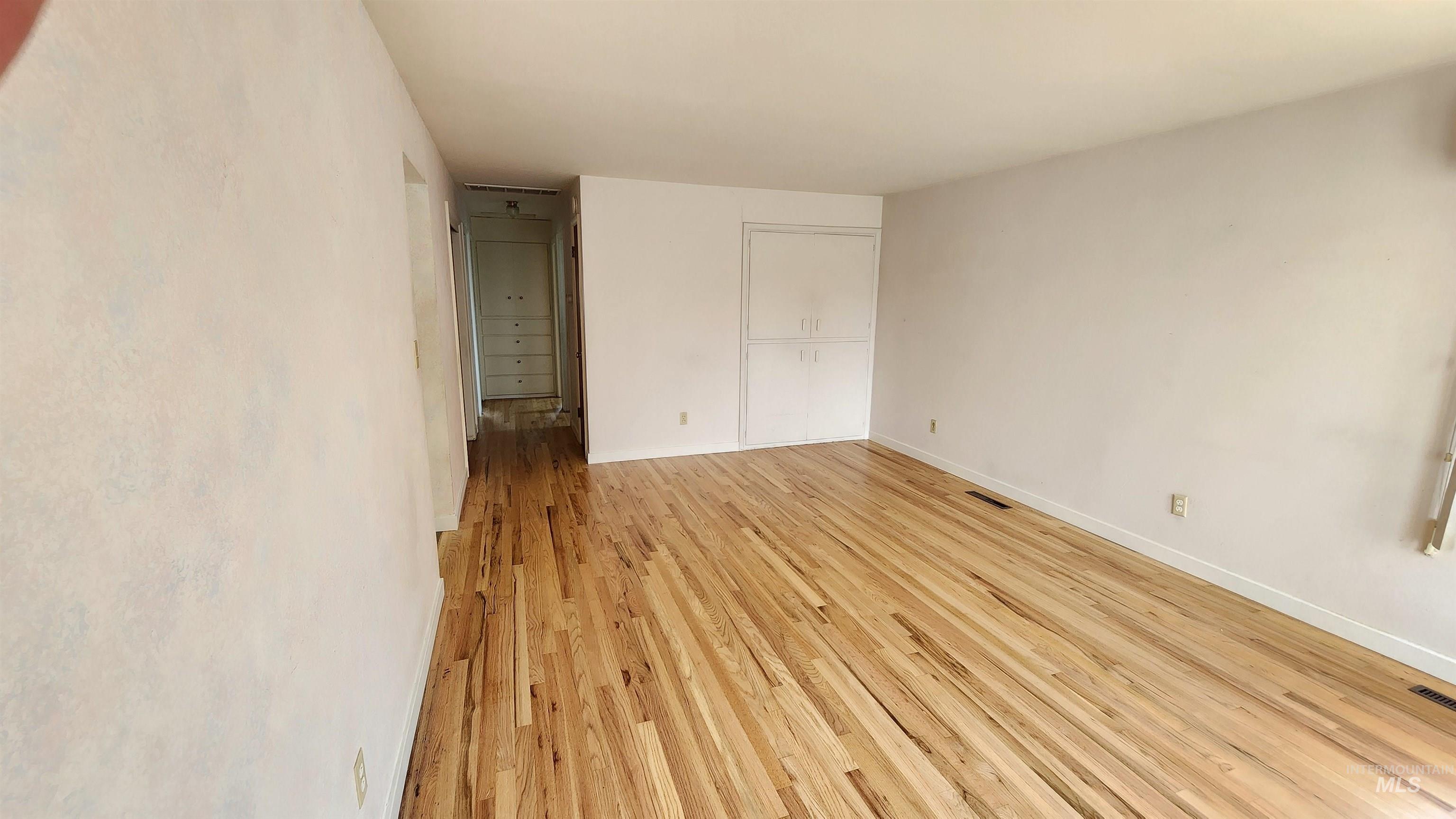 812 Walk Ln Property Photo 20