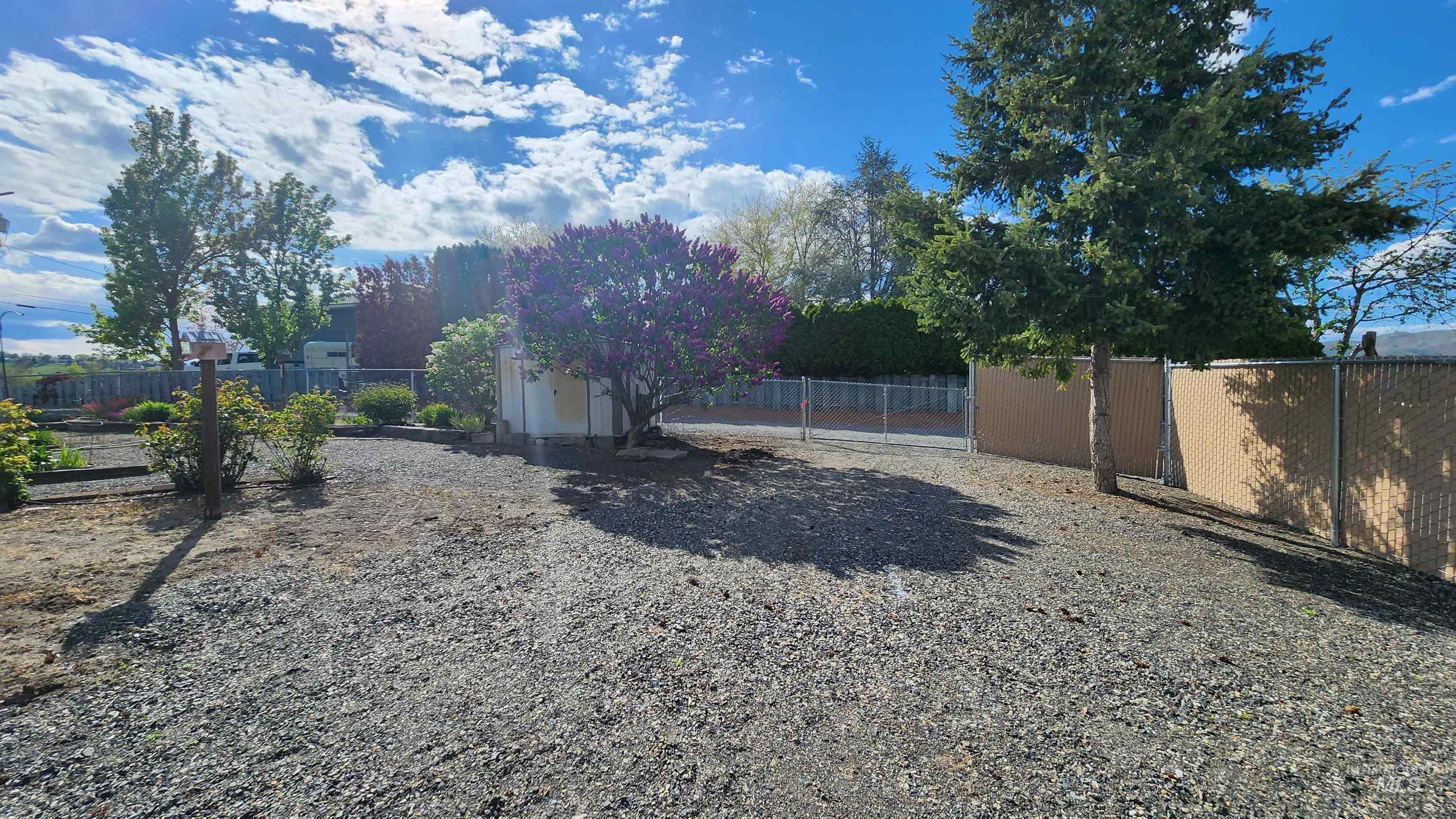 812 Walk Ln Property Photo 36