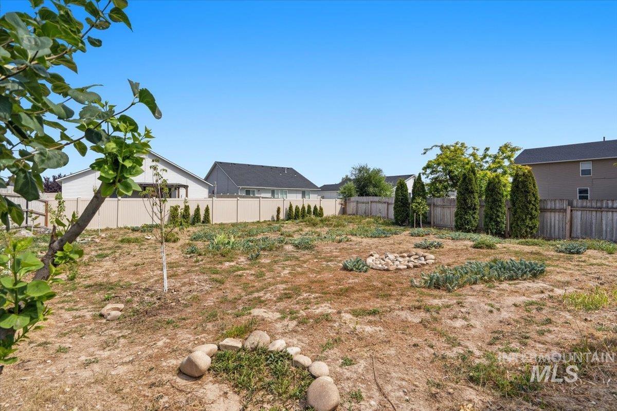 19644 W Wilderness Drive Property Photo 25