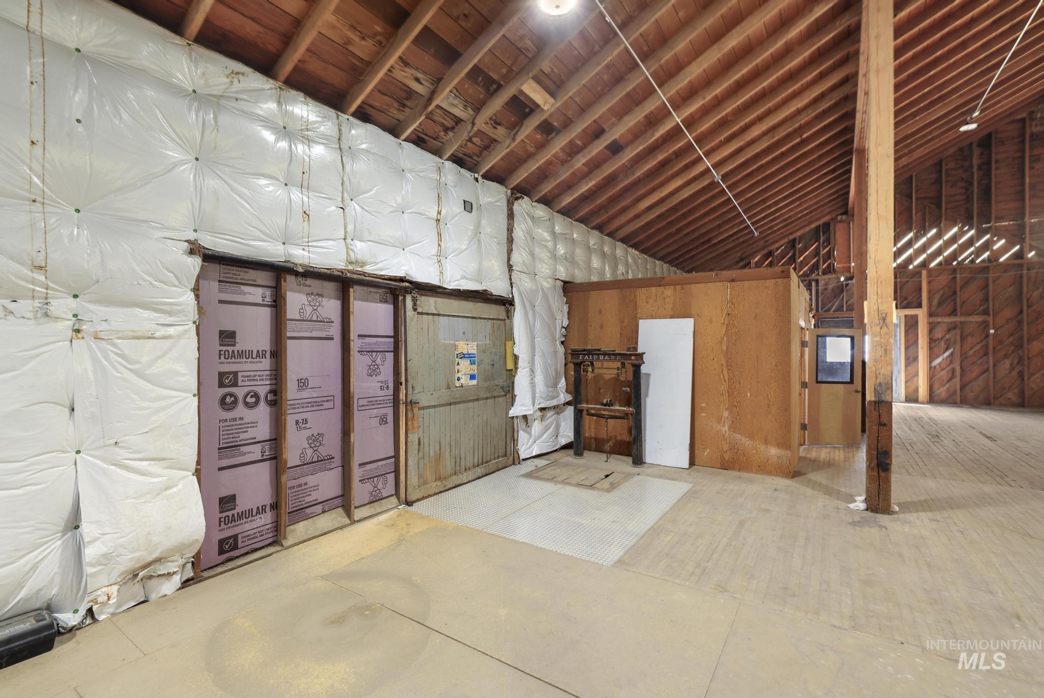 171 Main Street N Property Photo 16