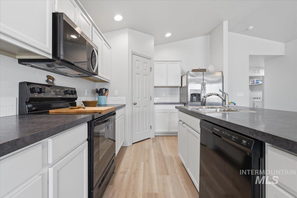 1428 Gold St Property Photo 18
