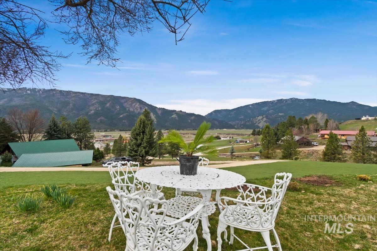 15 Granite Basin Property Photo 7