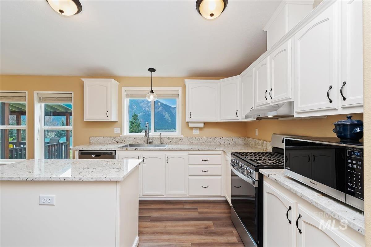 15 Granite Basin Property Photo 18