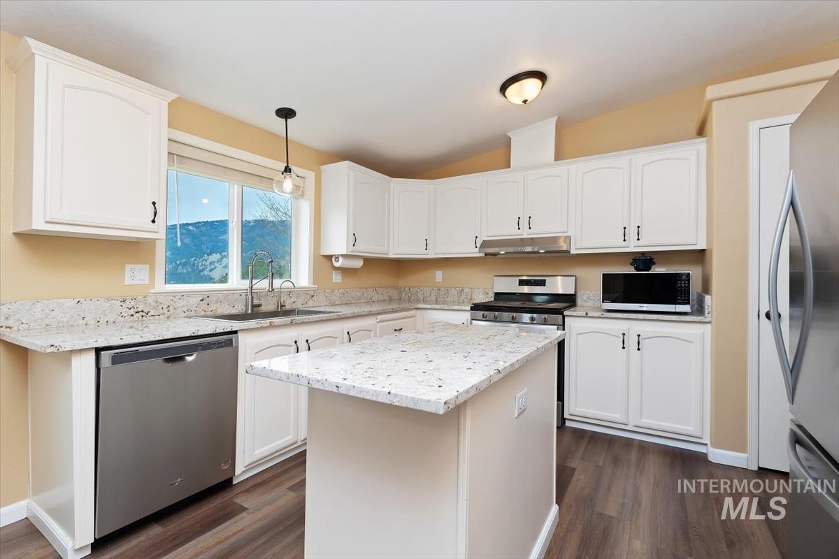15 Granite Basin Property Photo 19