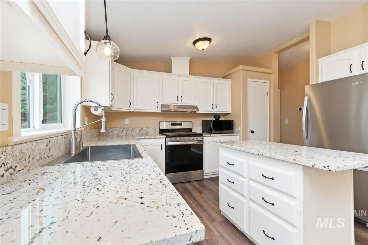 15 Granite Basin Property Photo 20