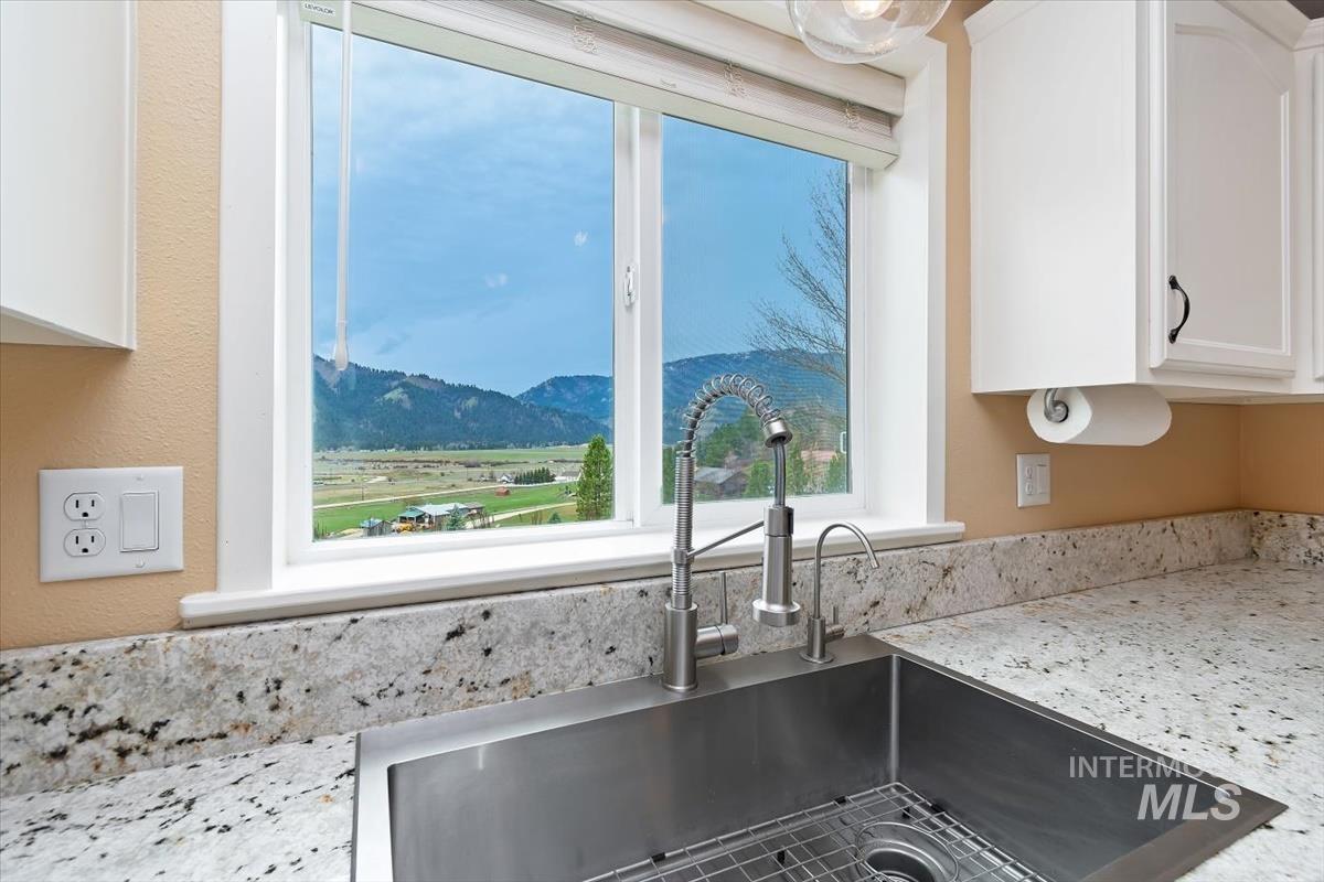 15 Granite Basin Property Photo 21
