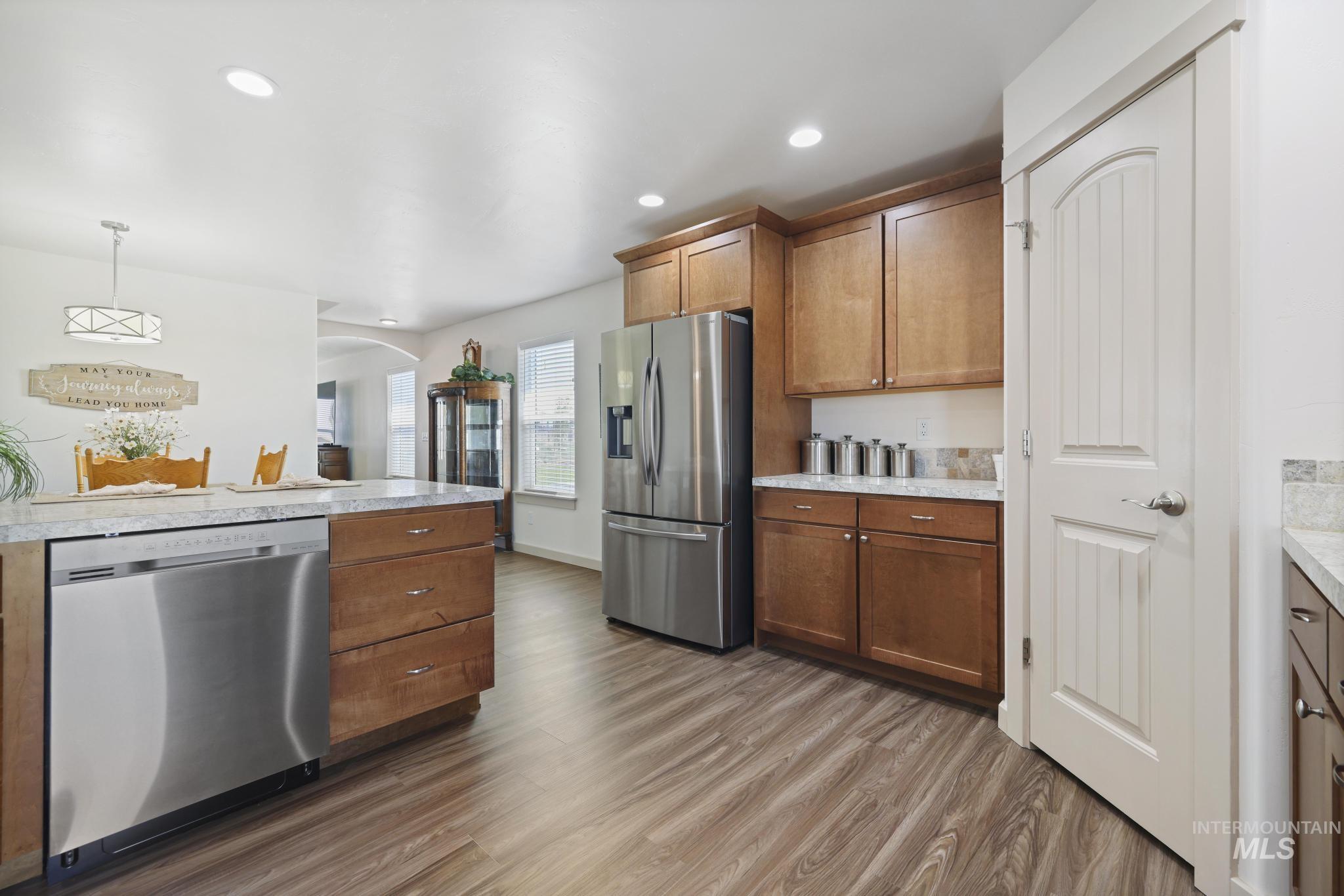 178 E Syringa Loop Property Photo 11