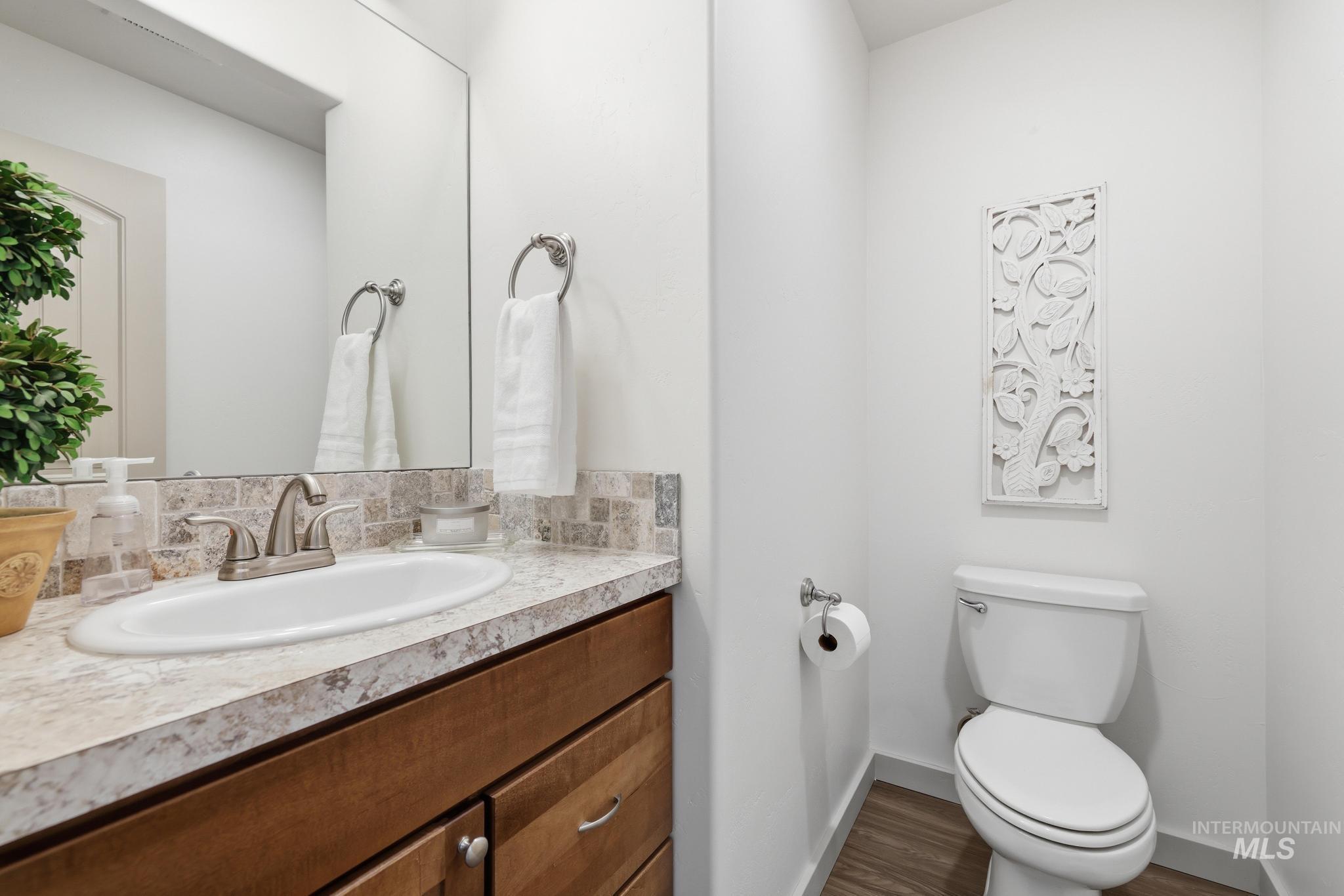 178 E Syringa Loop Property Photo 14