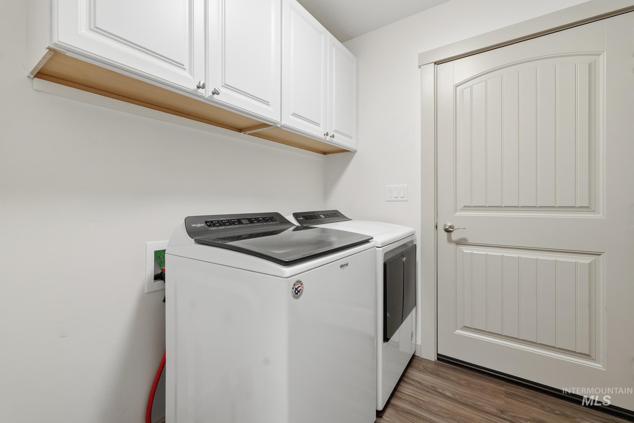 178 E Syringa Loop Property Photo 15