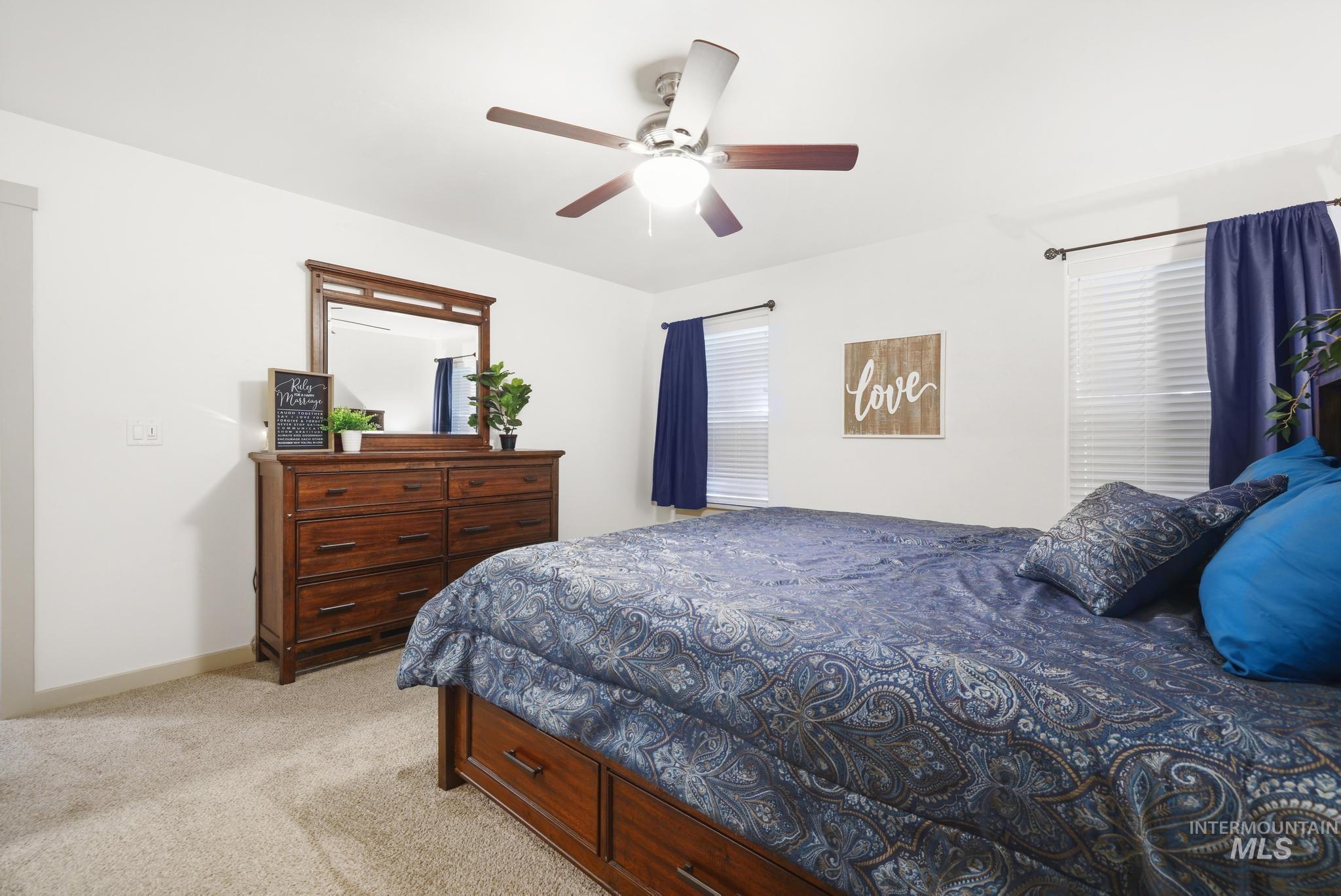 178 E Syringa Loop Property Photo 17