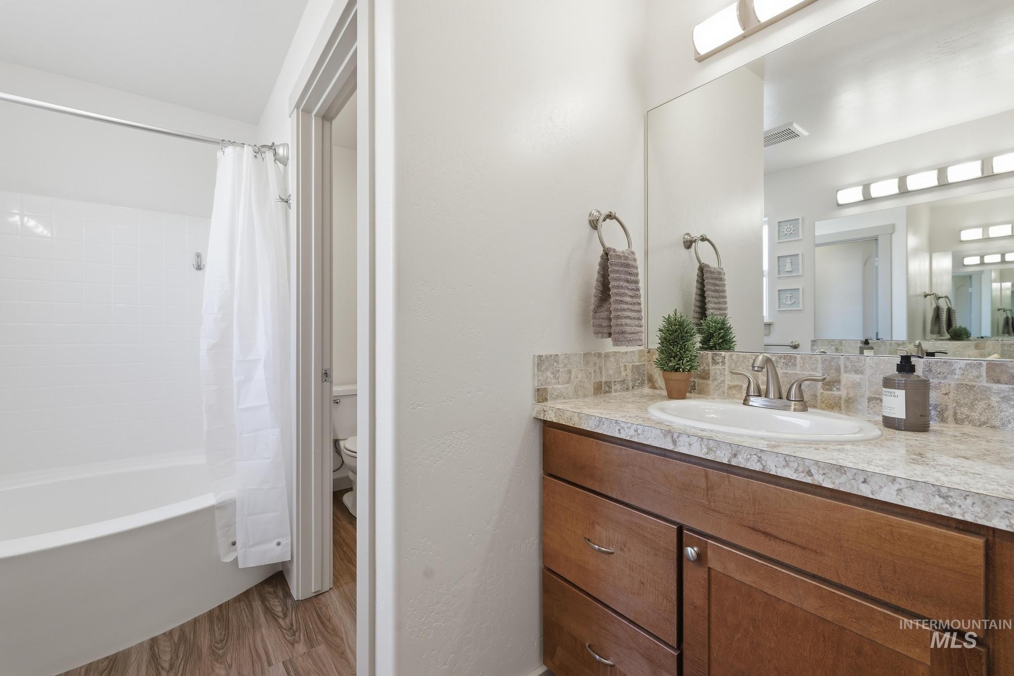 178 E Syringa Loop Property Photo 20