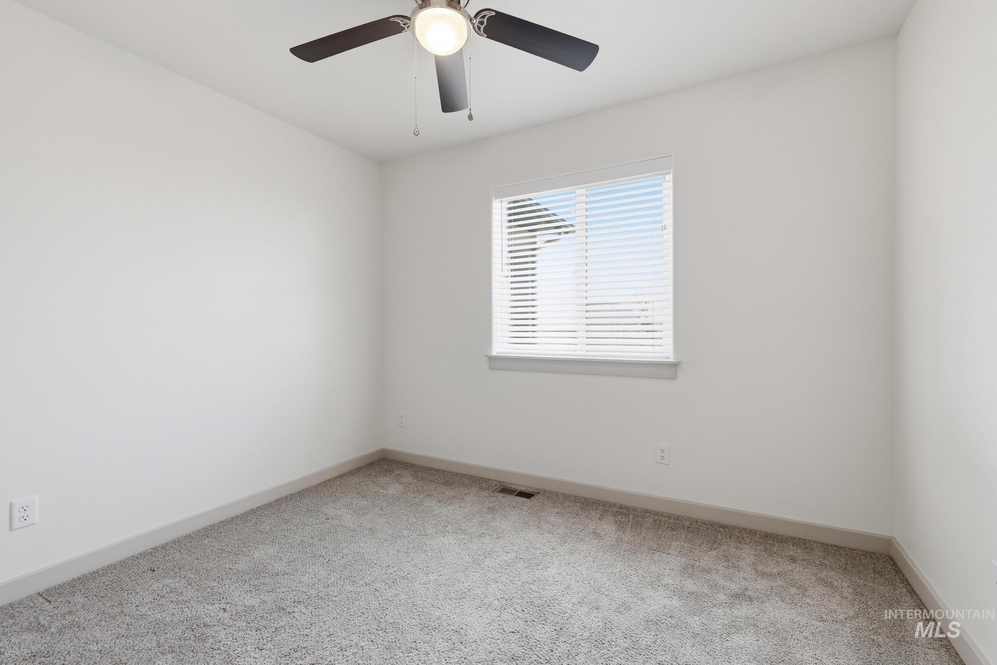178 E Syringa Loop Property Photo 22