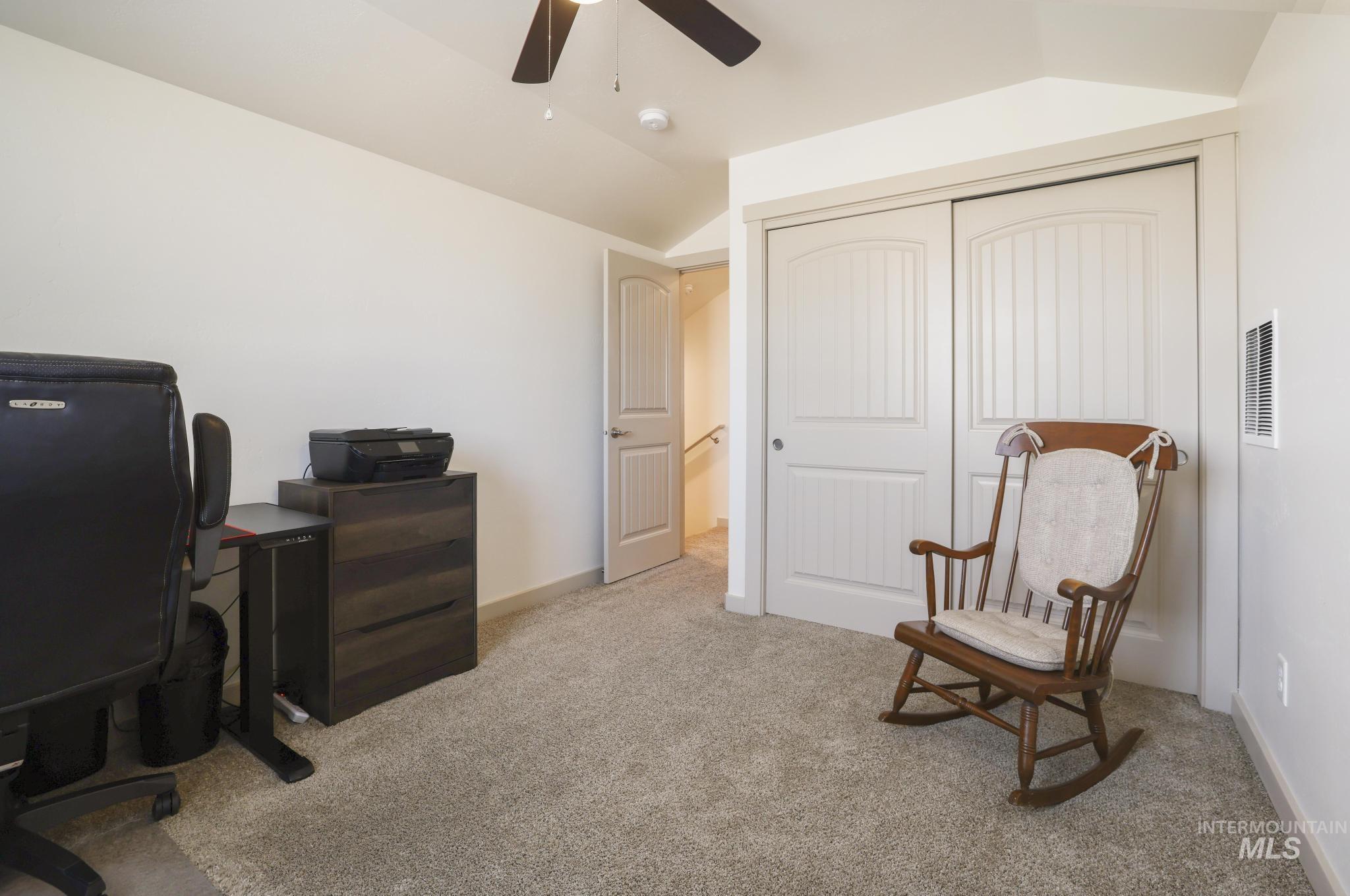 178 E Syringa Loop Property Photo 25