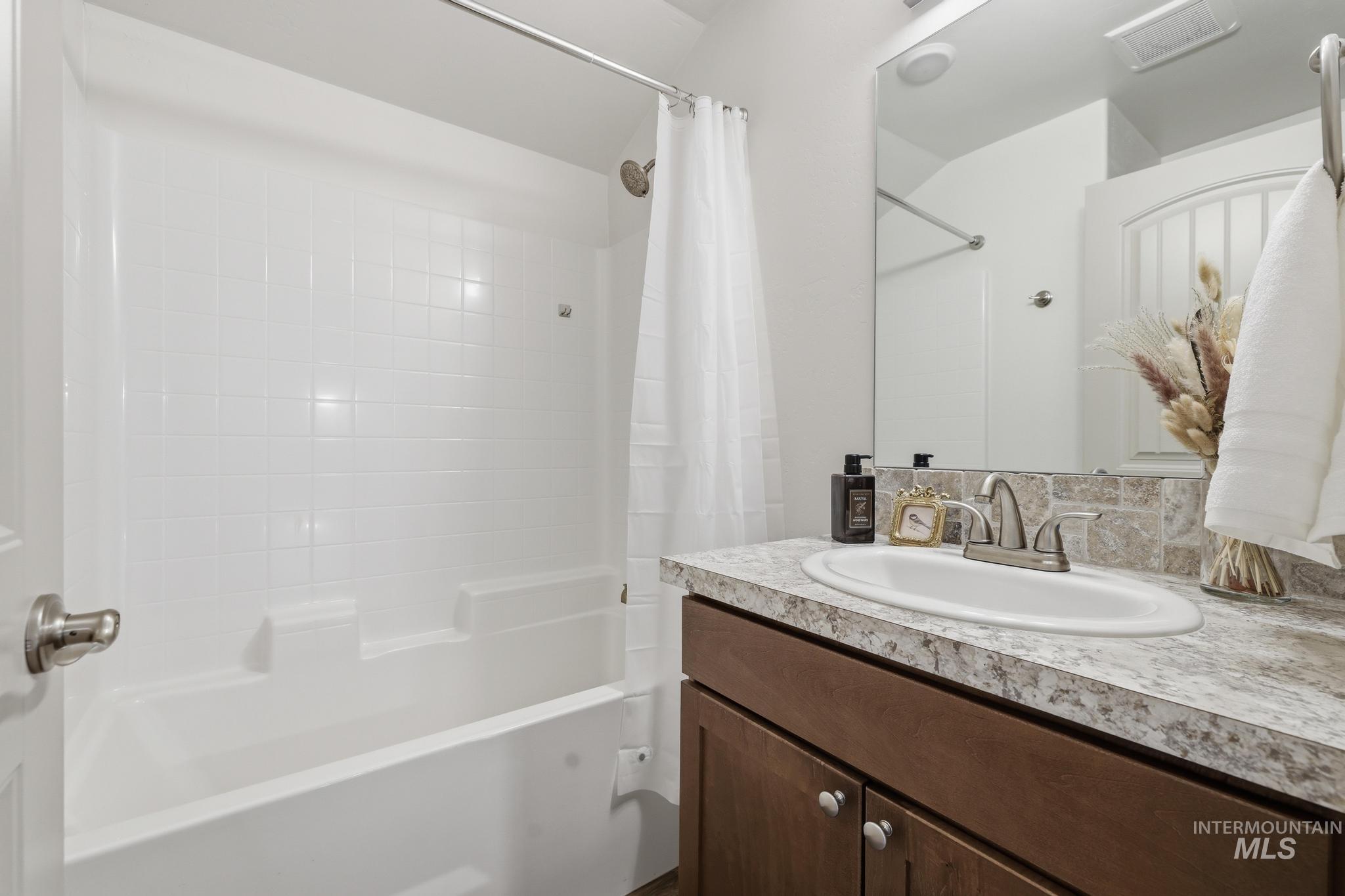 178 E Syringa Loop Property Photo 26