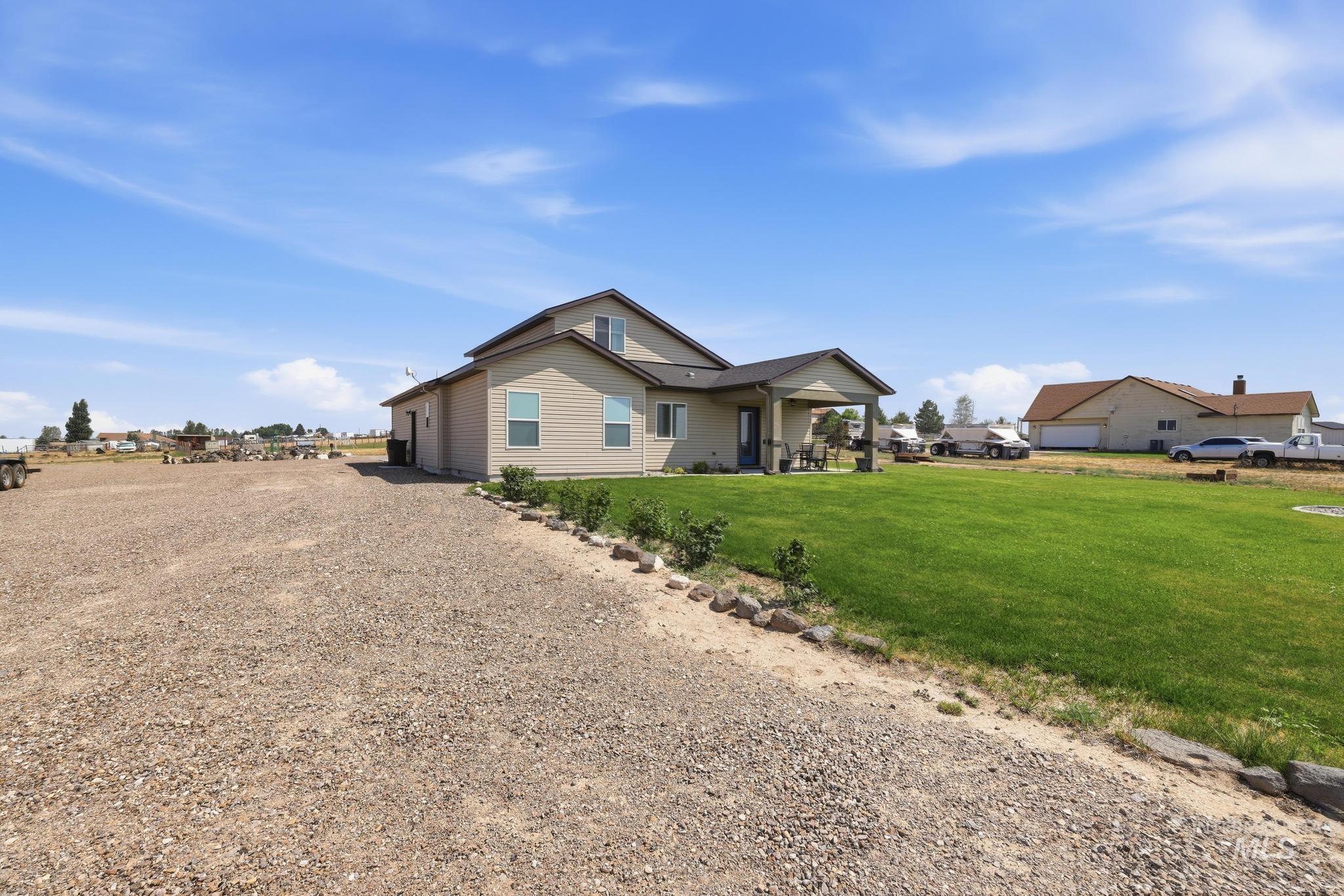 178 E Syringa Loop Property Photo 32