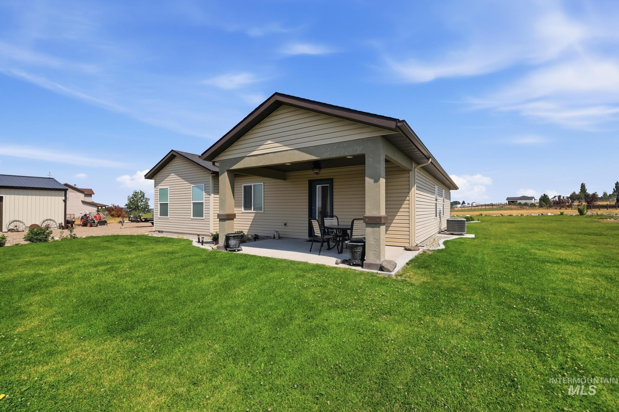 178 E Syringa Loop Property Photo 33