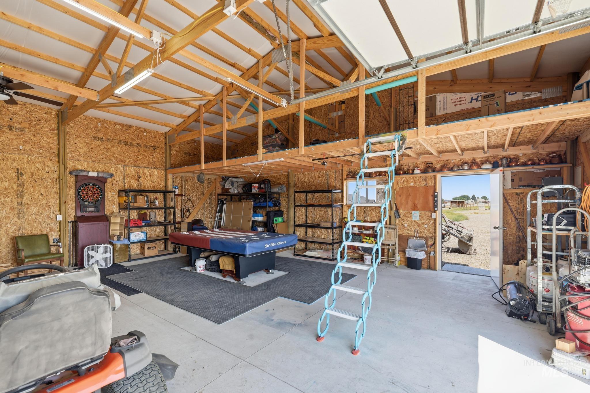 178 E Syringa Loop Property Photo 36