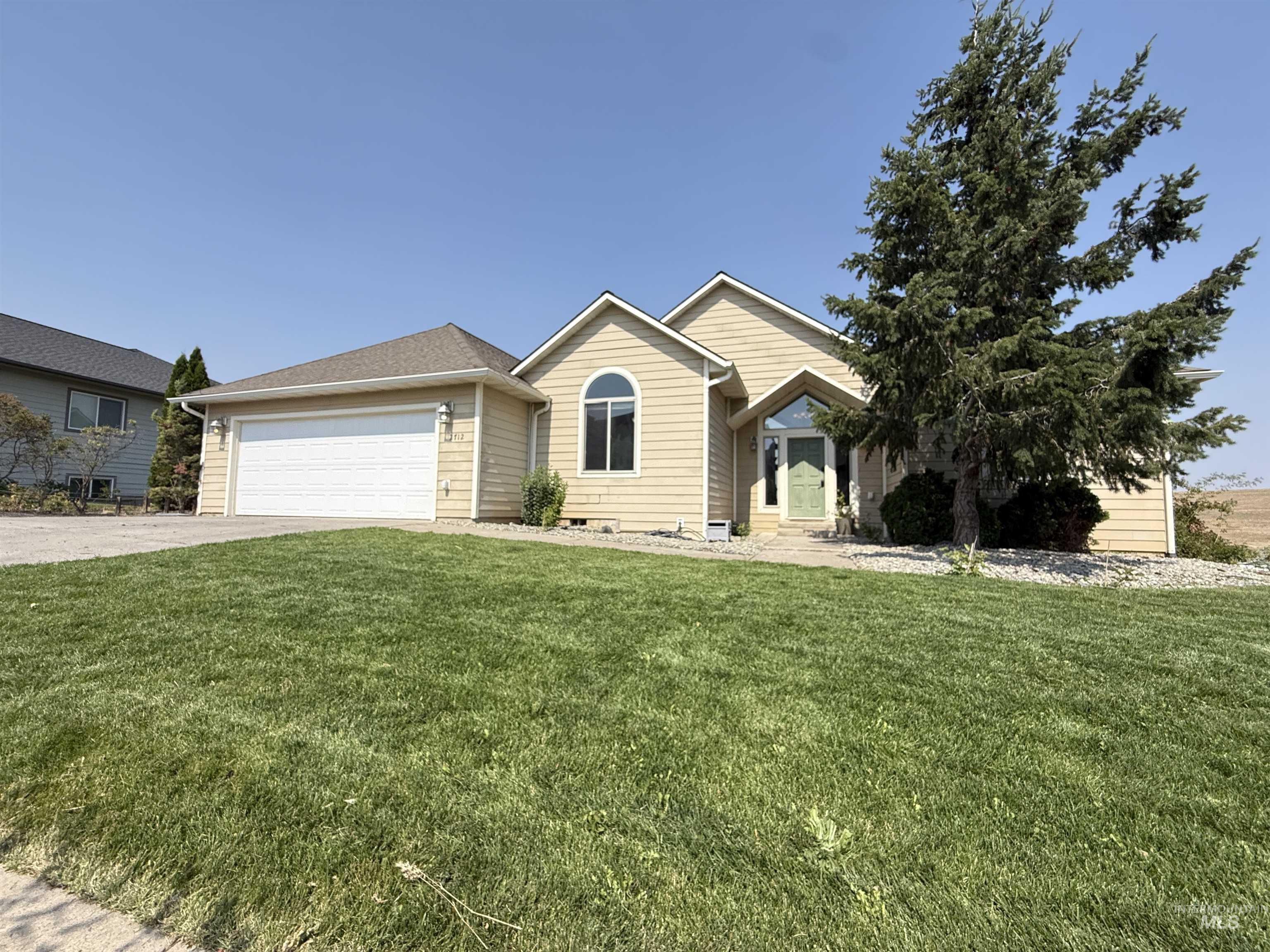 2712 Itani Drive Property Photo 1