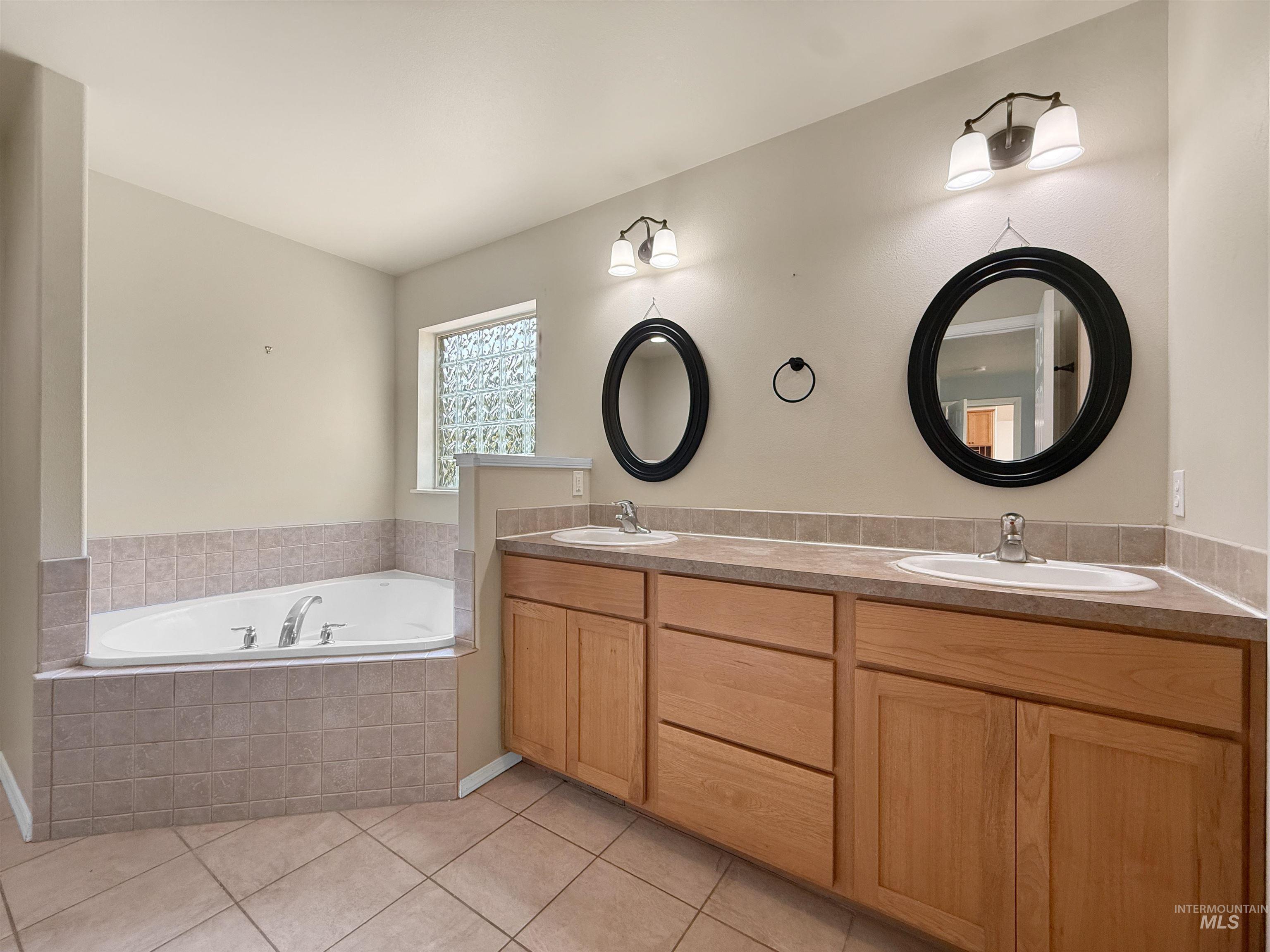 2712 Itani Drive Property Photo 10