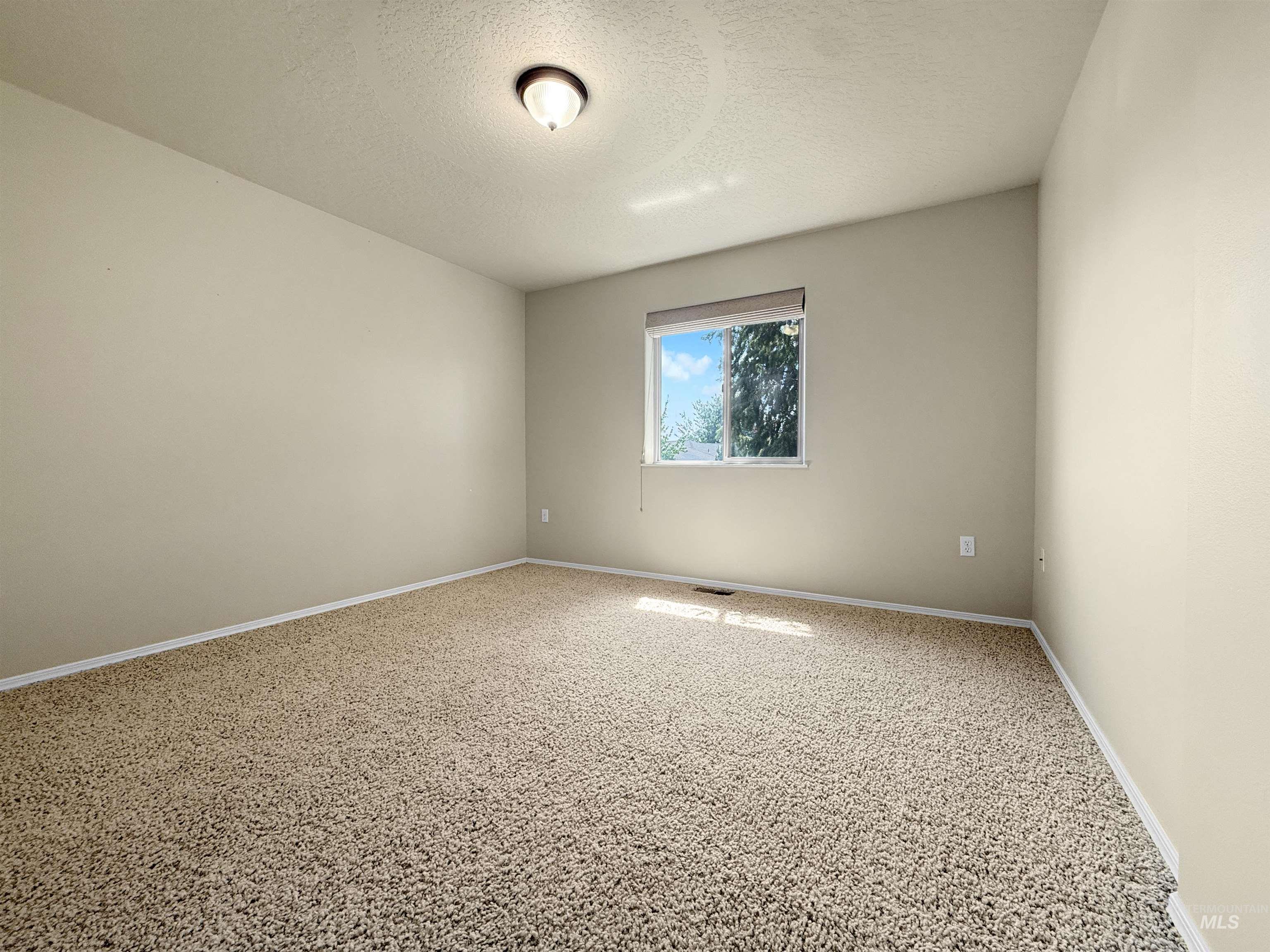 2712 Itani Drive Property Photo 18