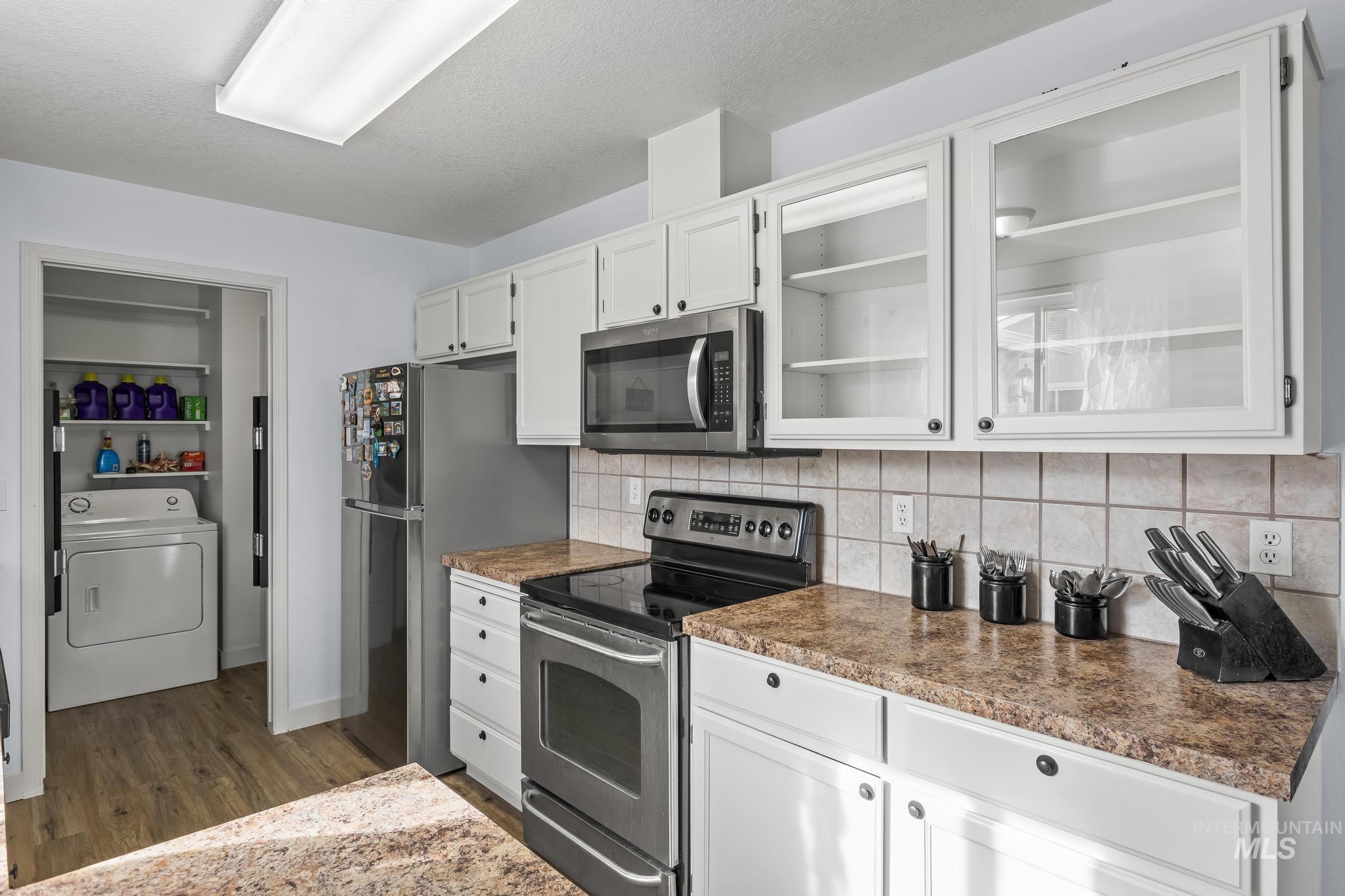 1100 Burnett Dr 245 A Property Photo 13