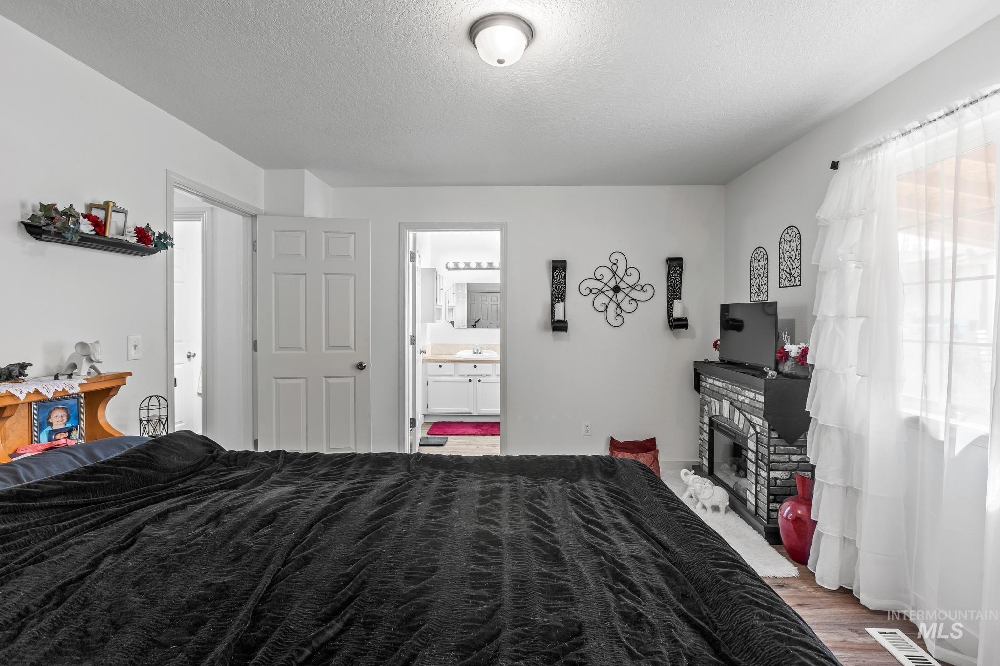 1100 Burnett Dr 245 A Property Photo 18