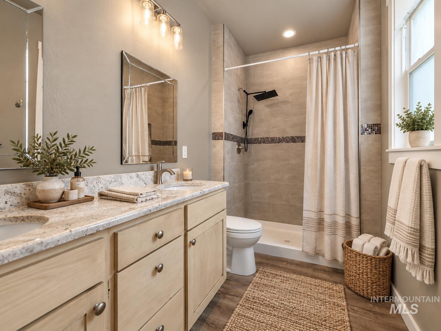 1510 Mountain View Drive Property Photo 4