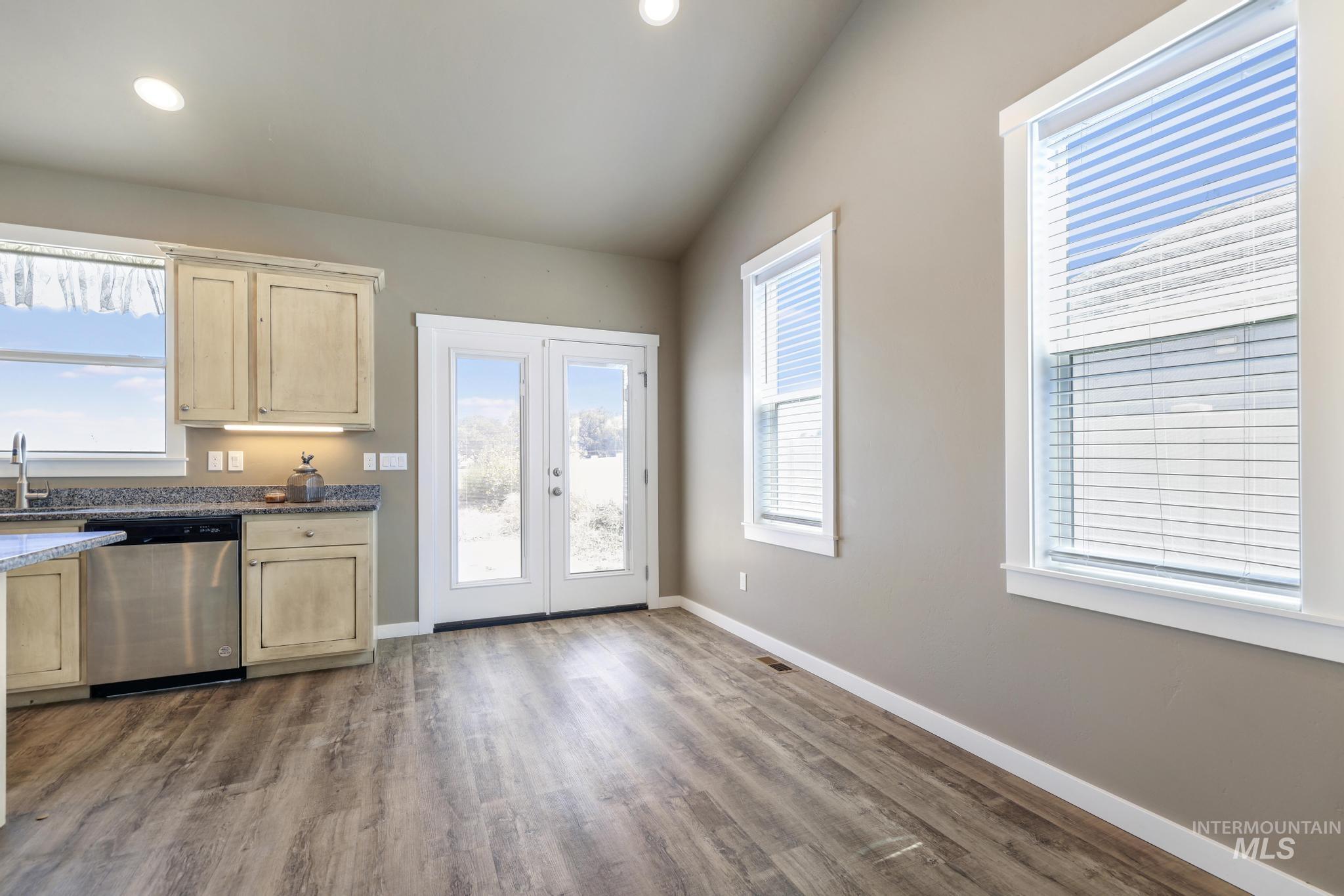 1510 Mountain View Drive Property Photo 10