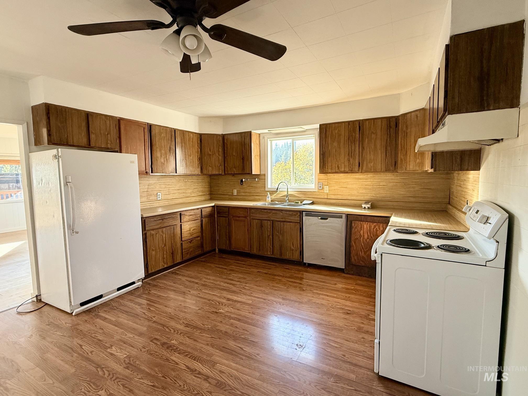 126 Aitken Rd Property Photo 9