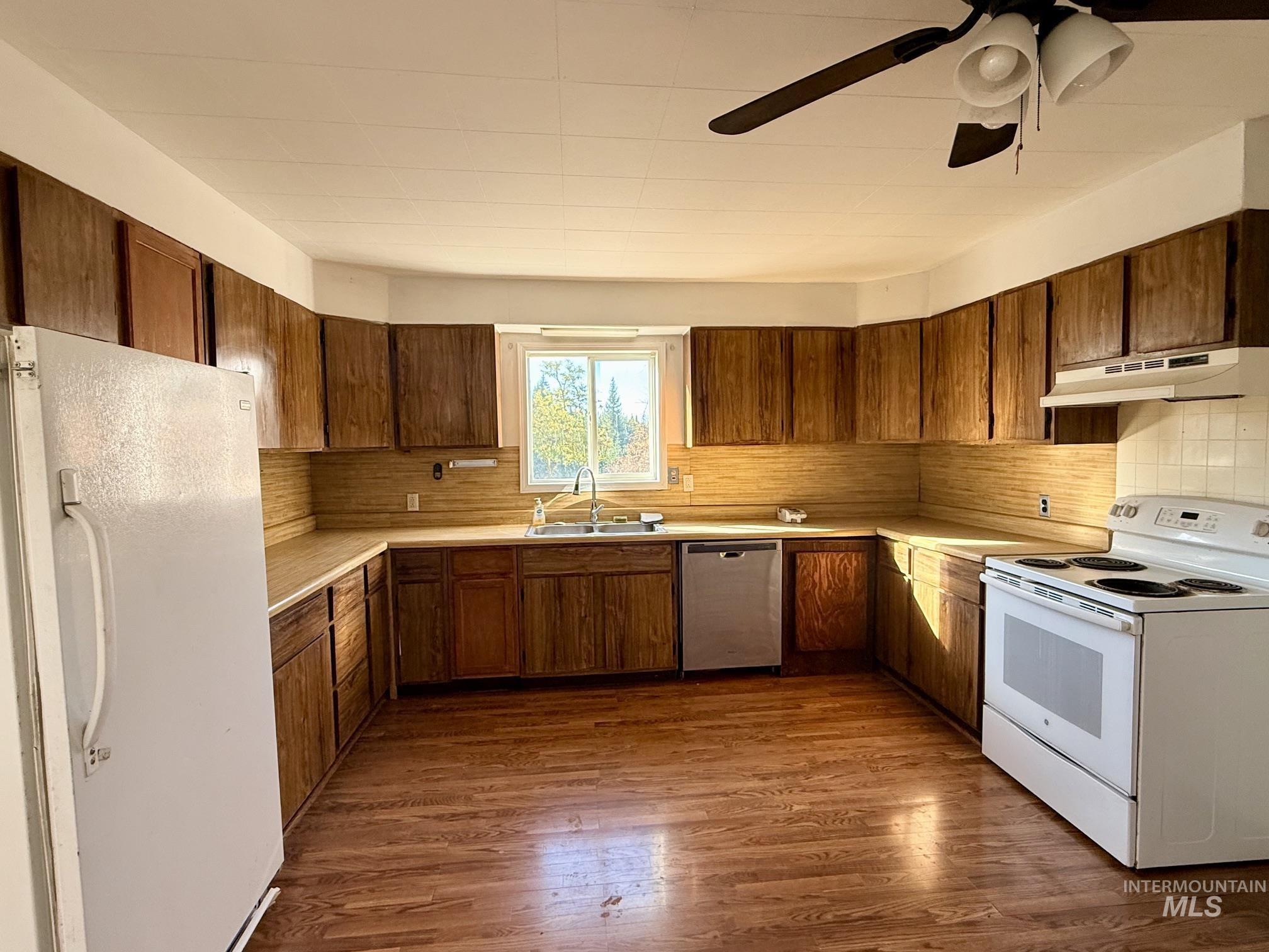 126 Aitken Rd Property Photo 10