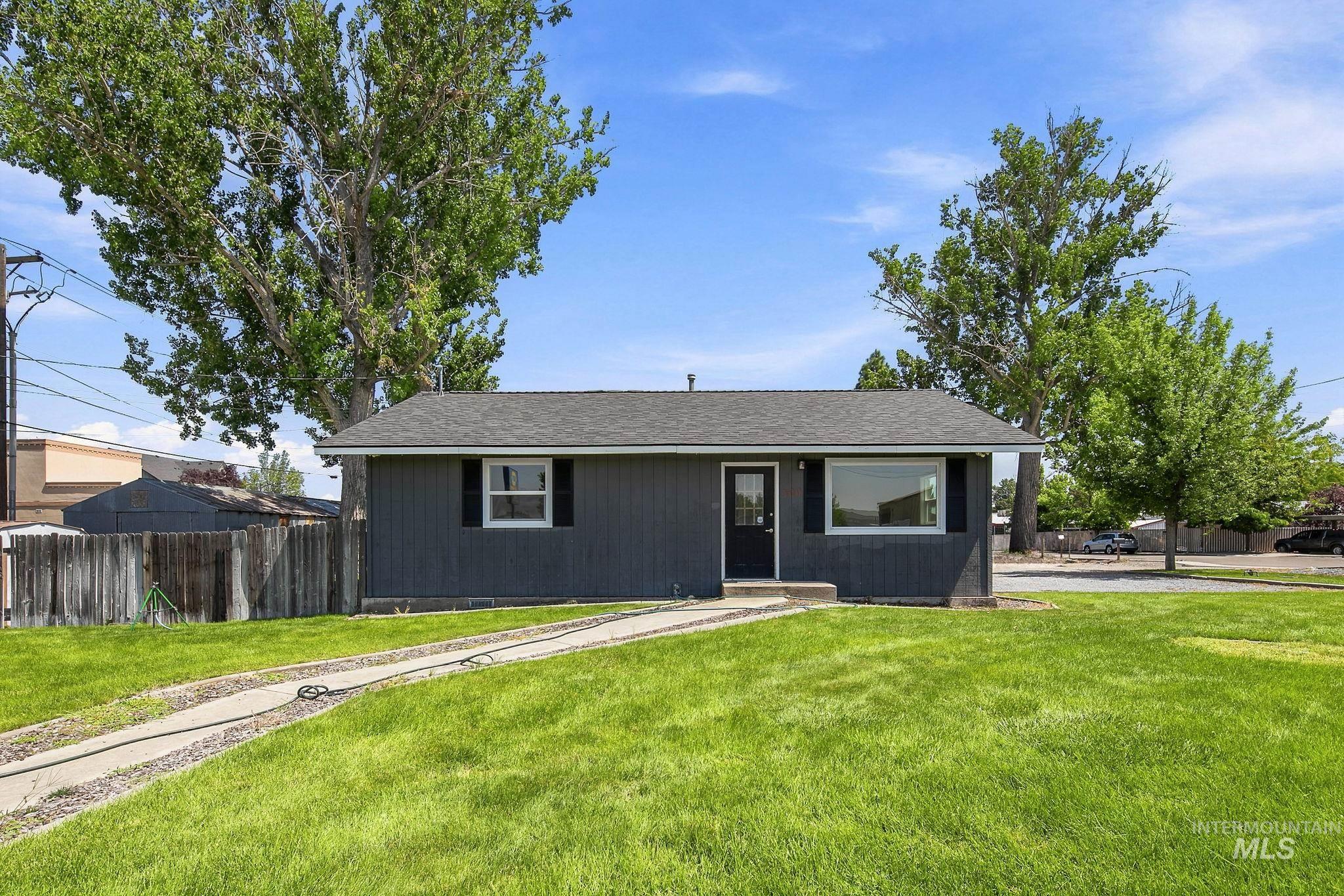 300 N Meridian Property Photo 4
