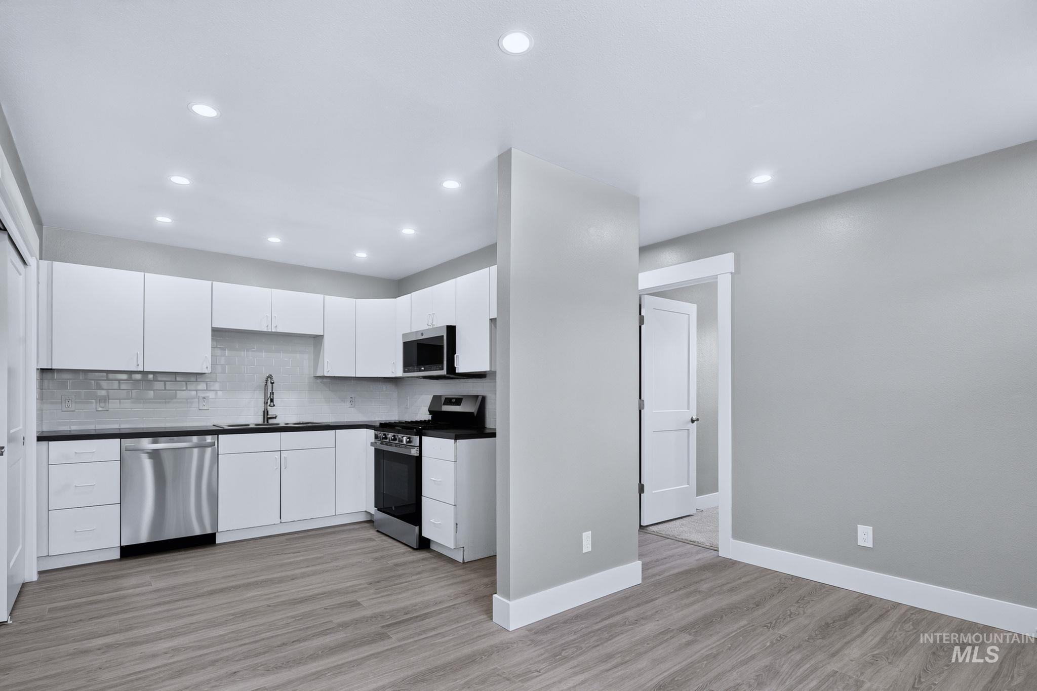 300 N Meridian Property Photo 11